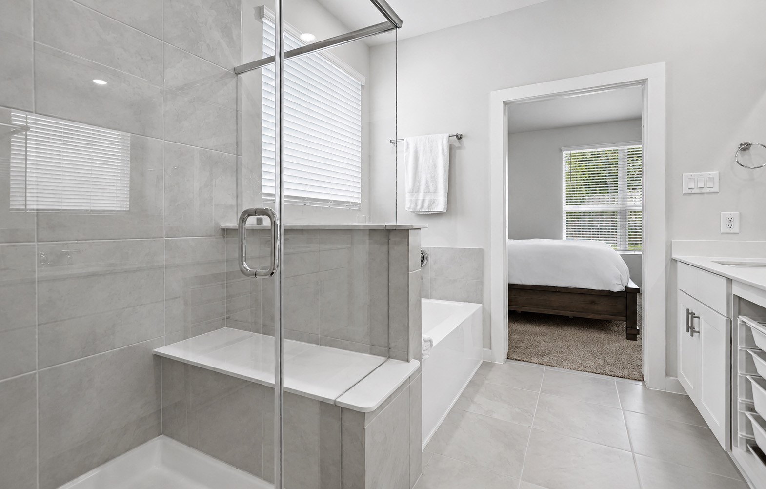 18099 Martin Pines Drive Property Photo 13