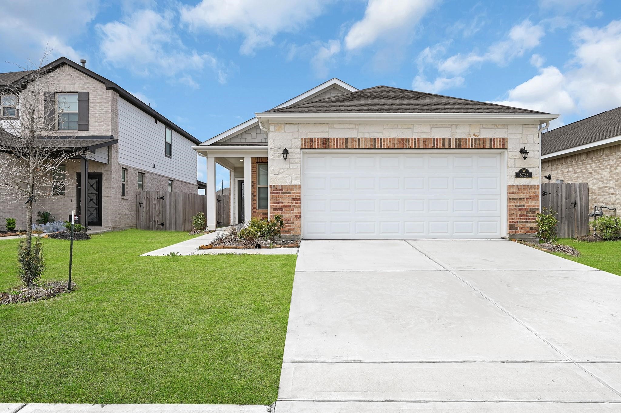 5735 Tabula Rasa Drive Property Photo 1