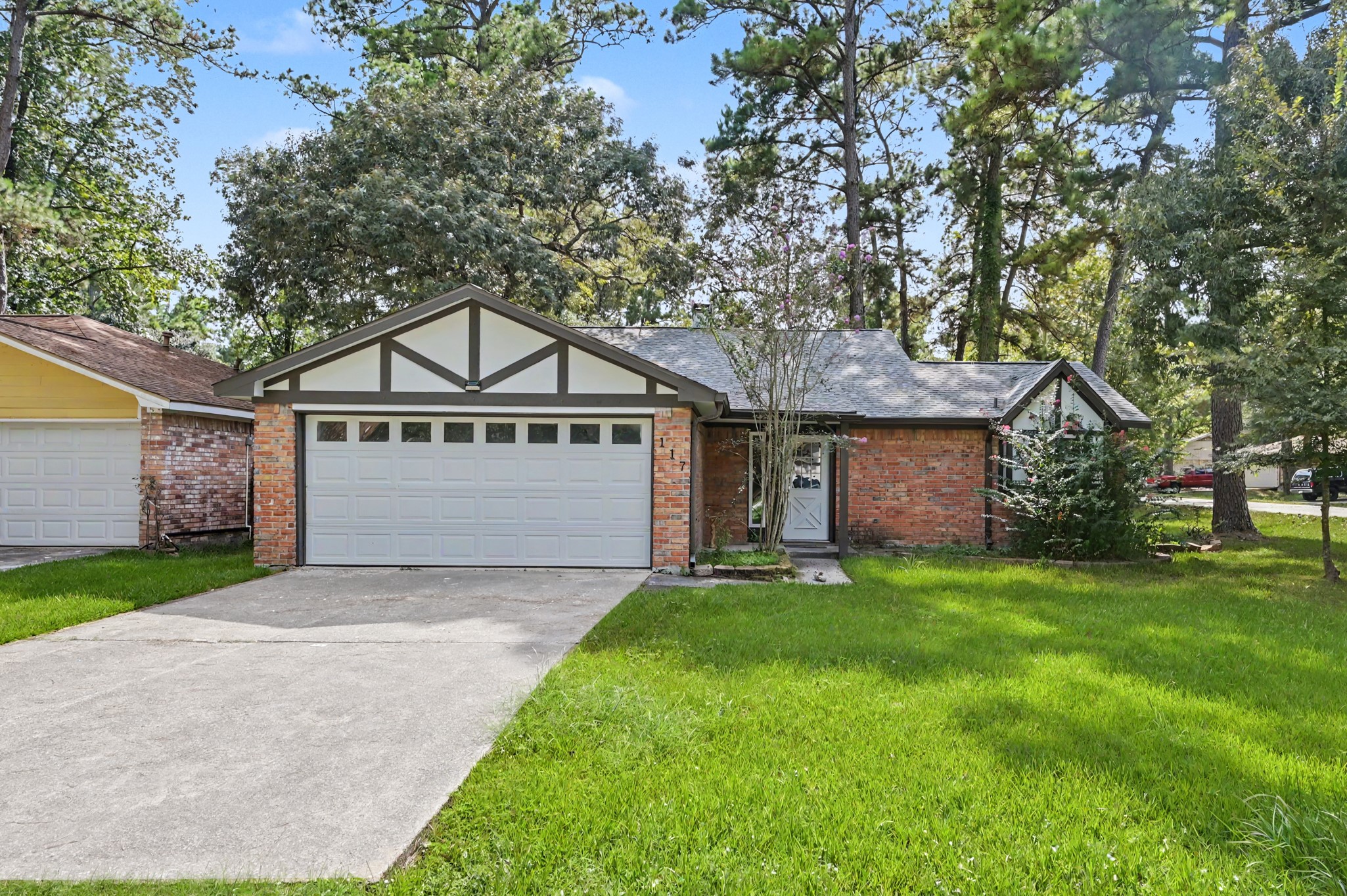 117 N Woodstock Circle Drive Property Photo 1