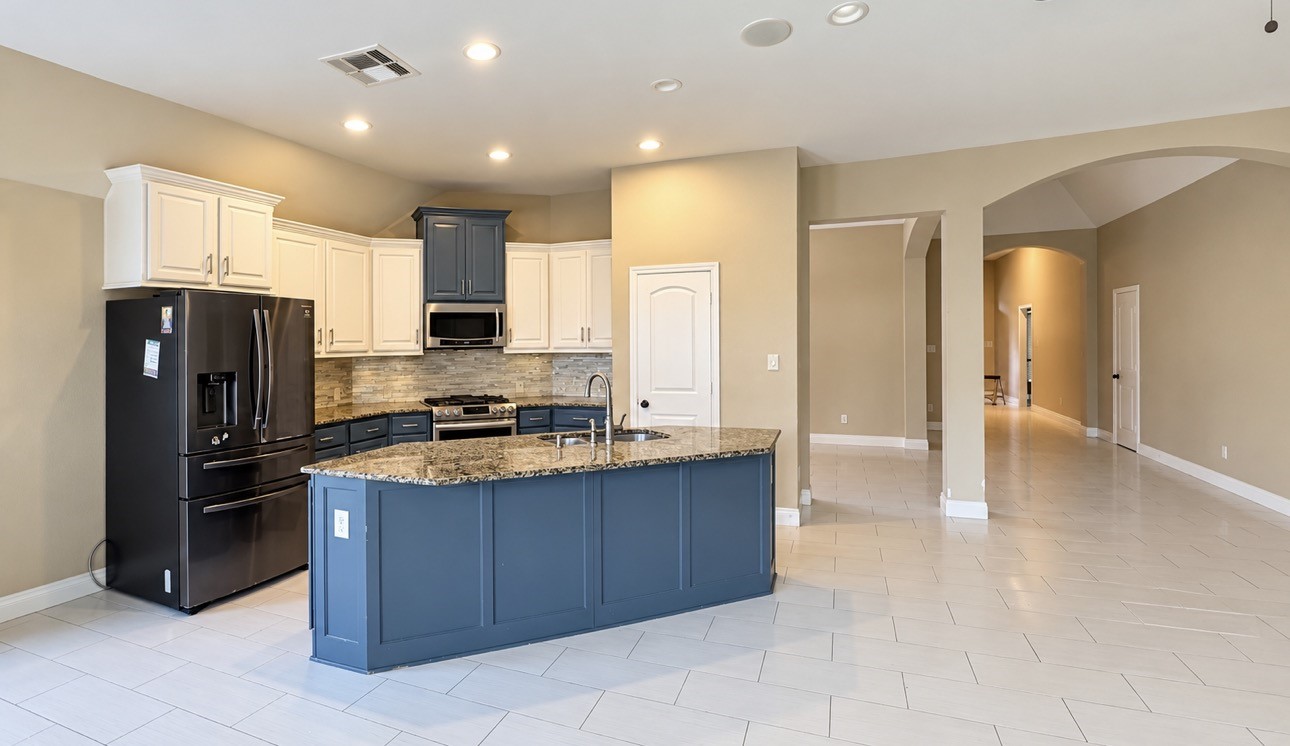17618 Barrowfield Lane Property Photo 3