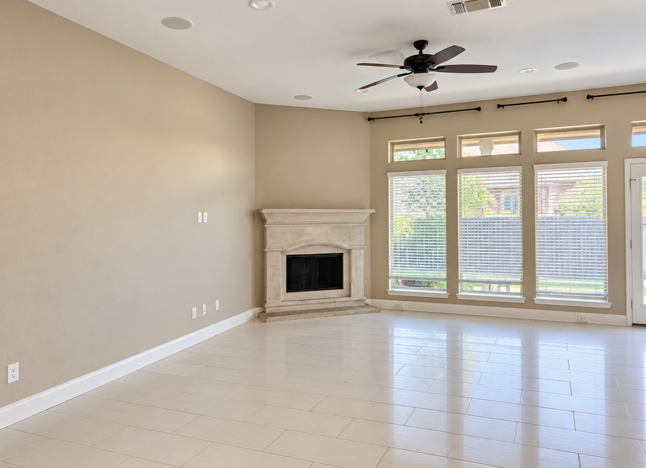 17618 Barrowfield Lane Property Photo 6