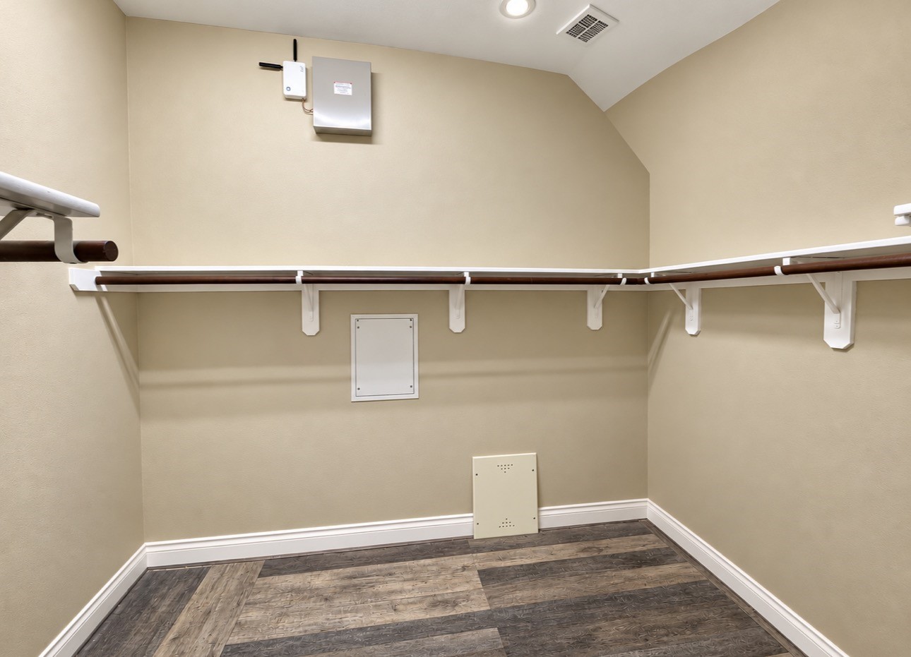 17618 Barrowfield Lane Property Photo 12