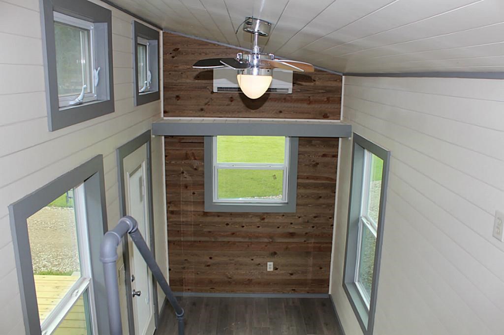 3425 Southwestern Road Property Photo 9