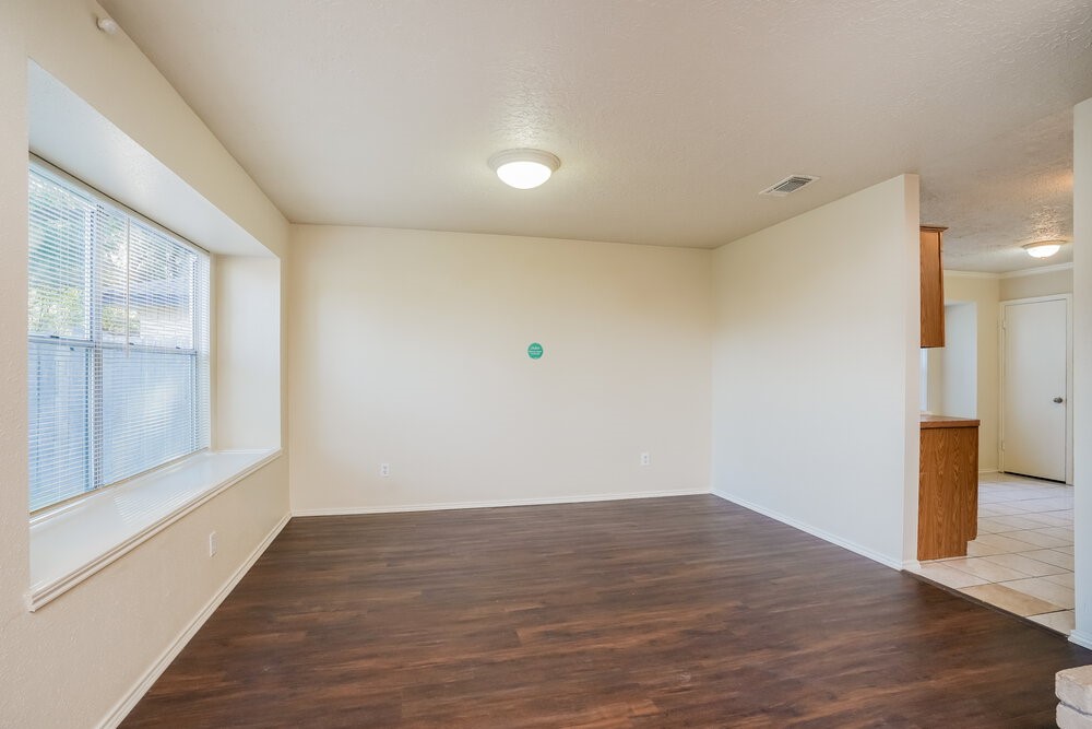 1331 Three Forks Drive Property Photo 5