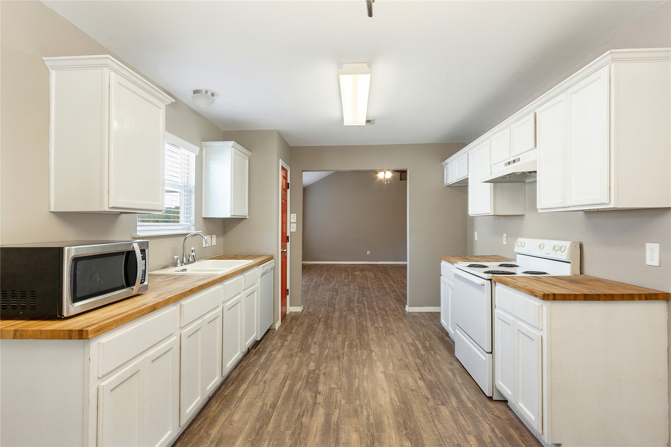 17818 Bullis Gap Drive Property Photo 7