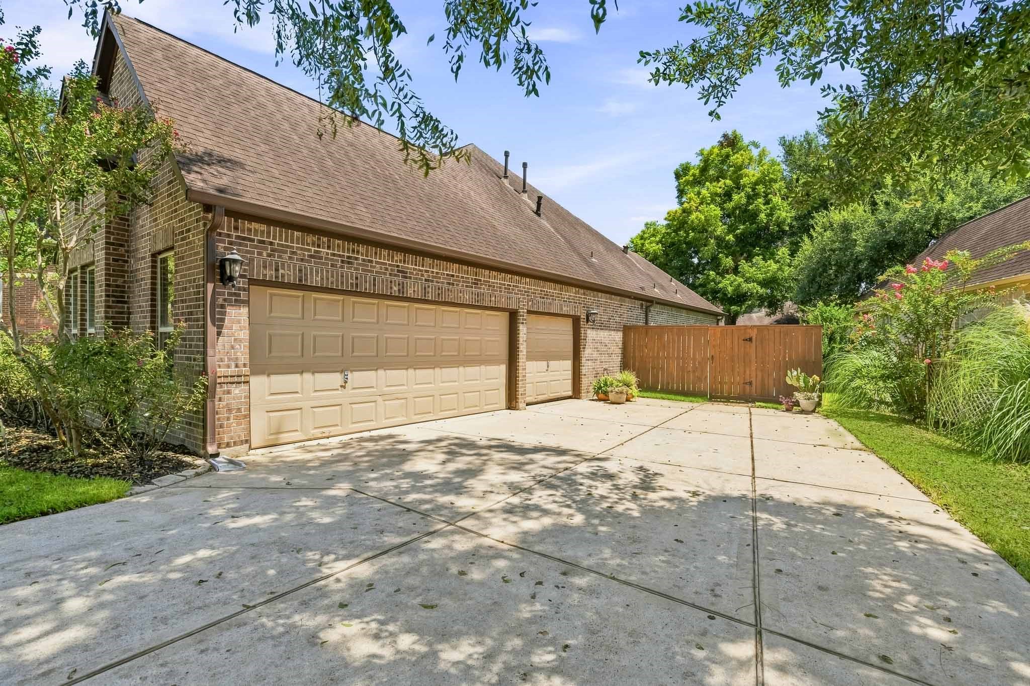 4518 Wickby Street Property Photo 3