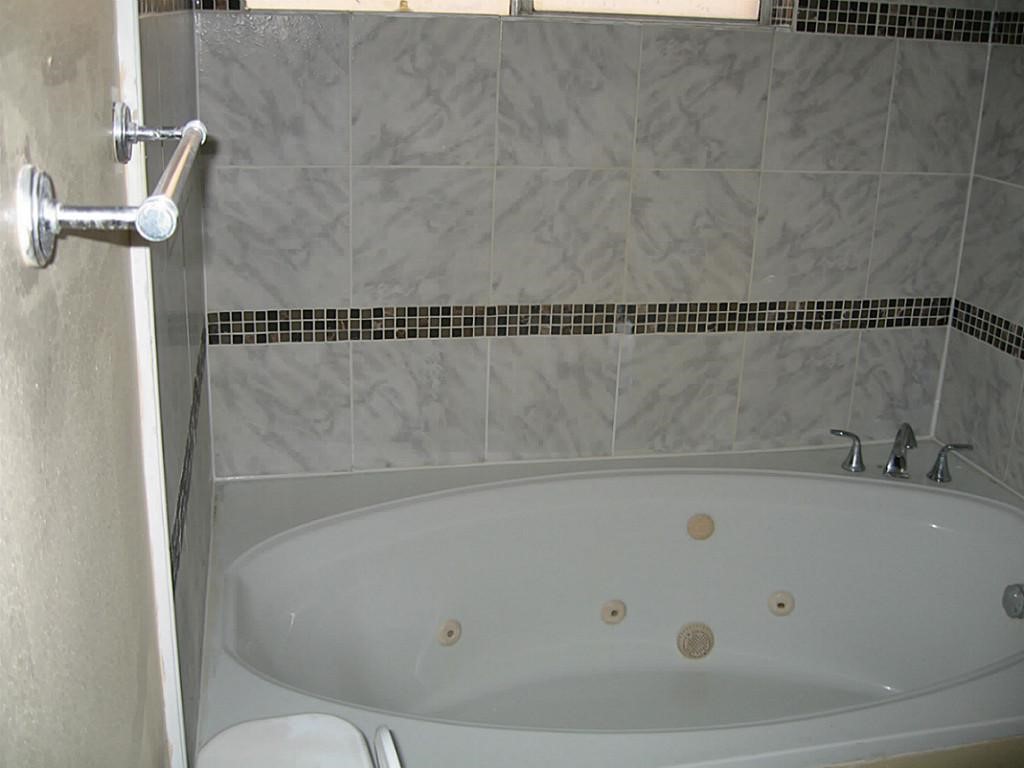 8435 Quail Hills Drive Property Photo 4