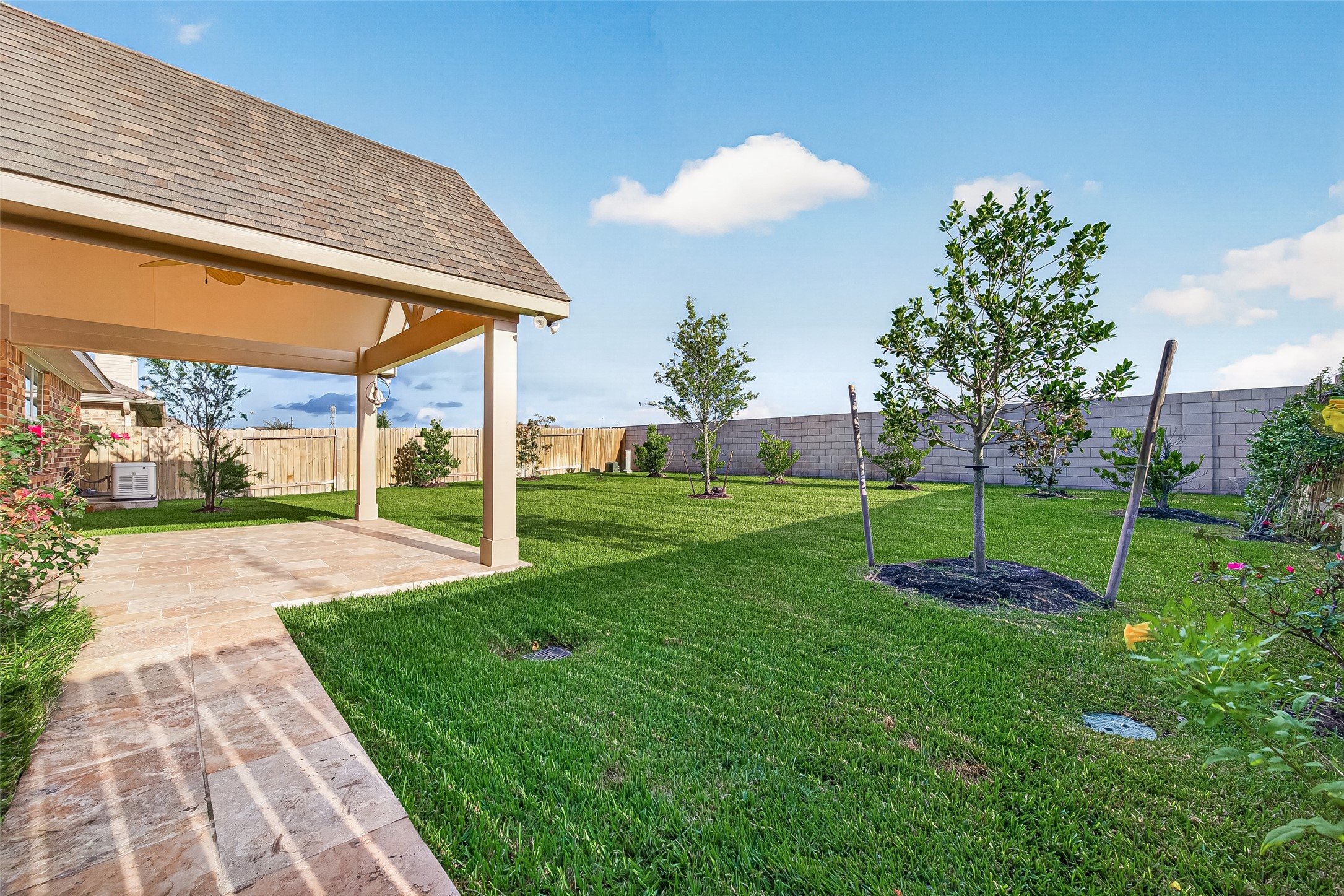 10238 Whitney Reach Drive Property Photo 6