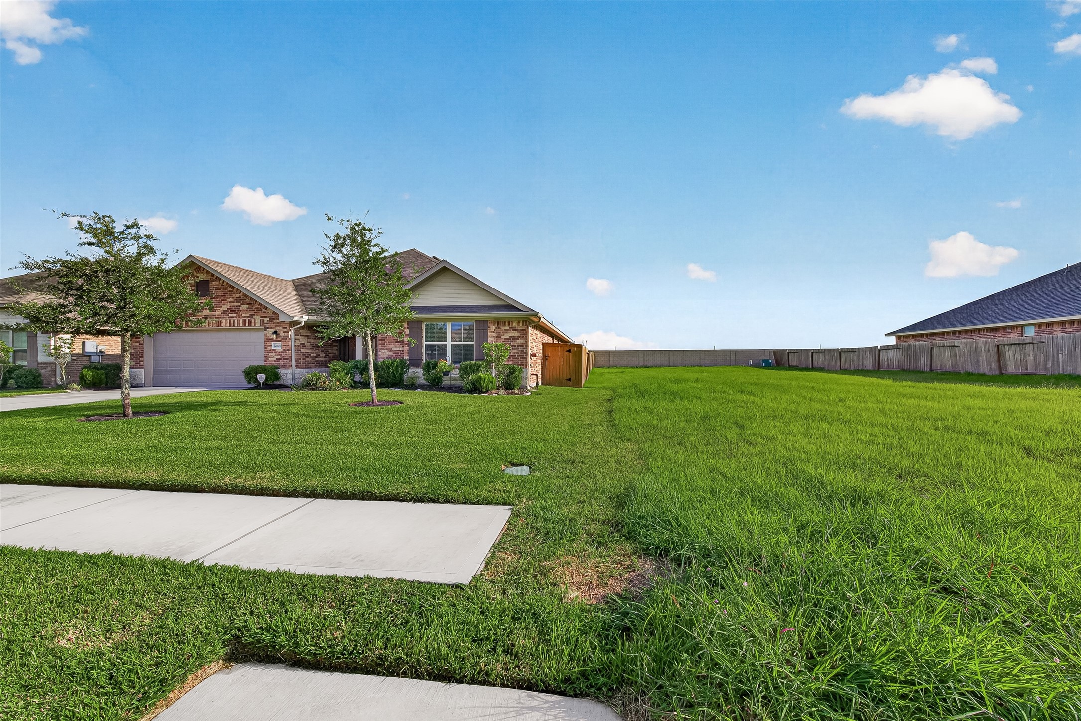 10238 Whitney Reach Drive Property Photo 8