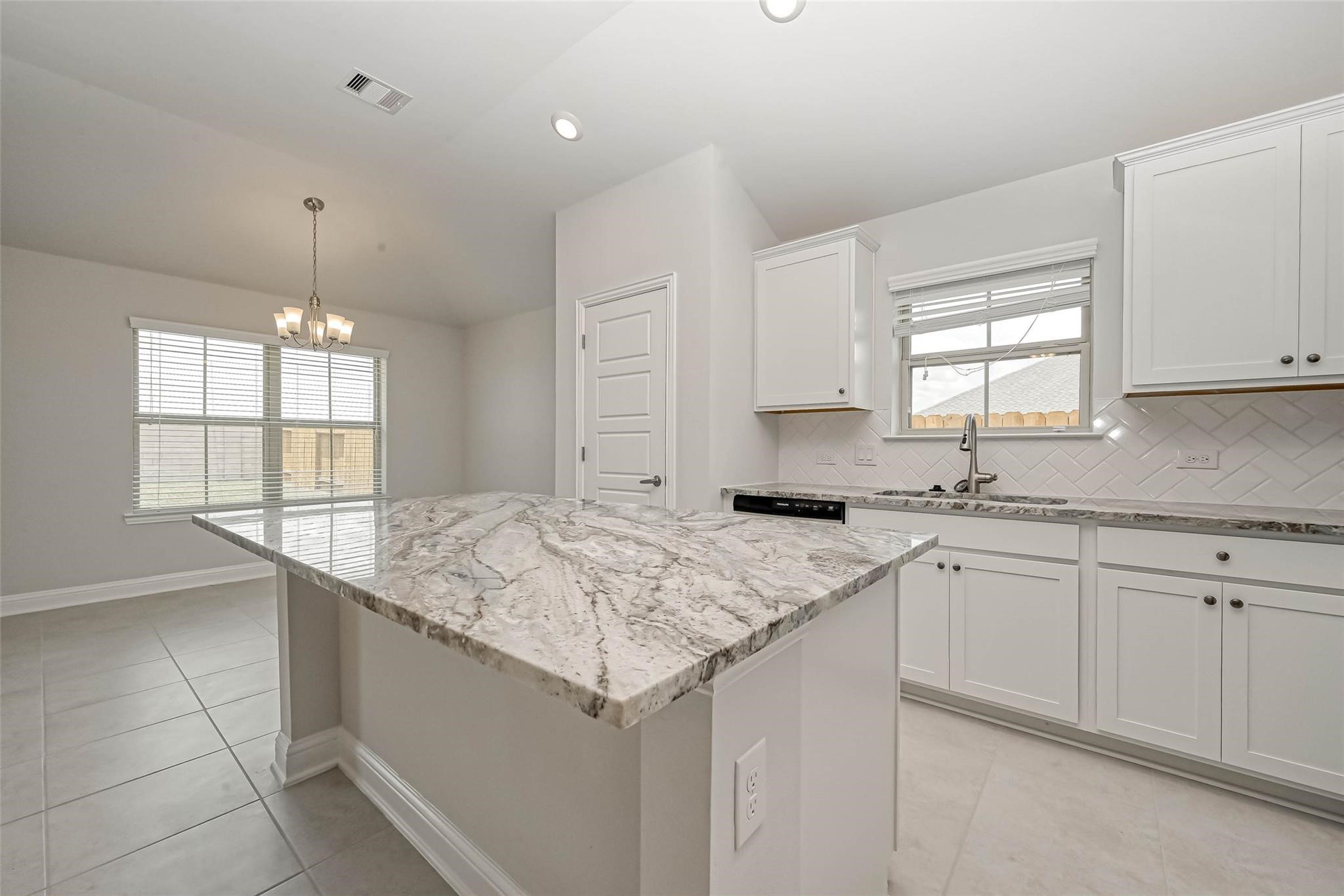 10238 Whitney Reach Drive Property Photo 9