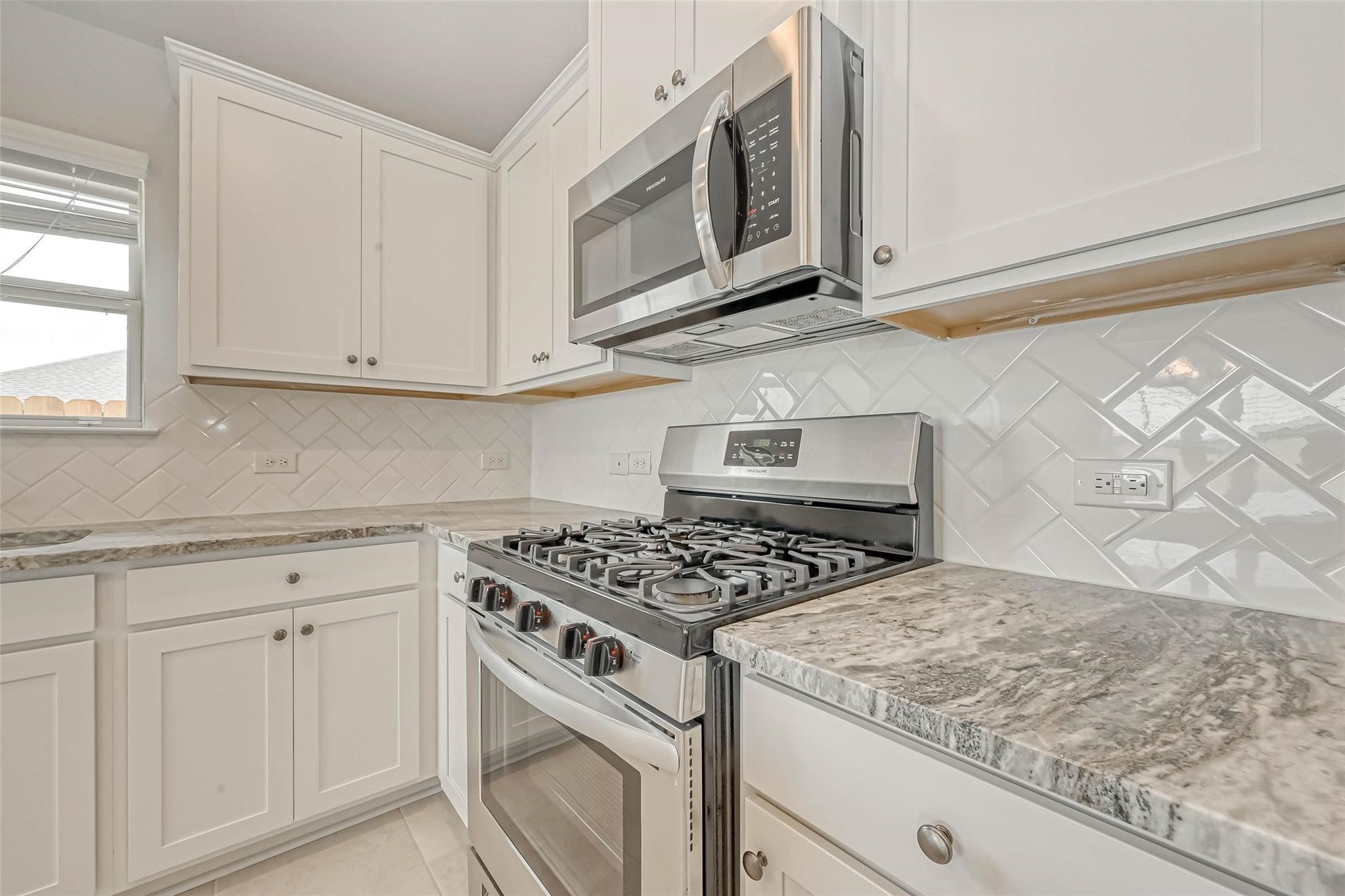 10238 Whitney Reach Drive Property Photo 16