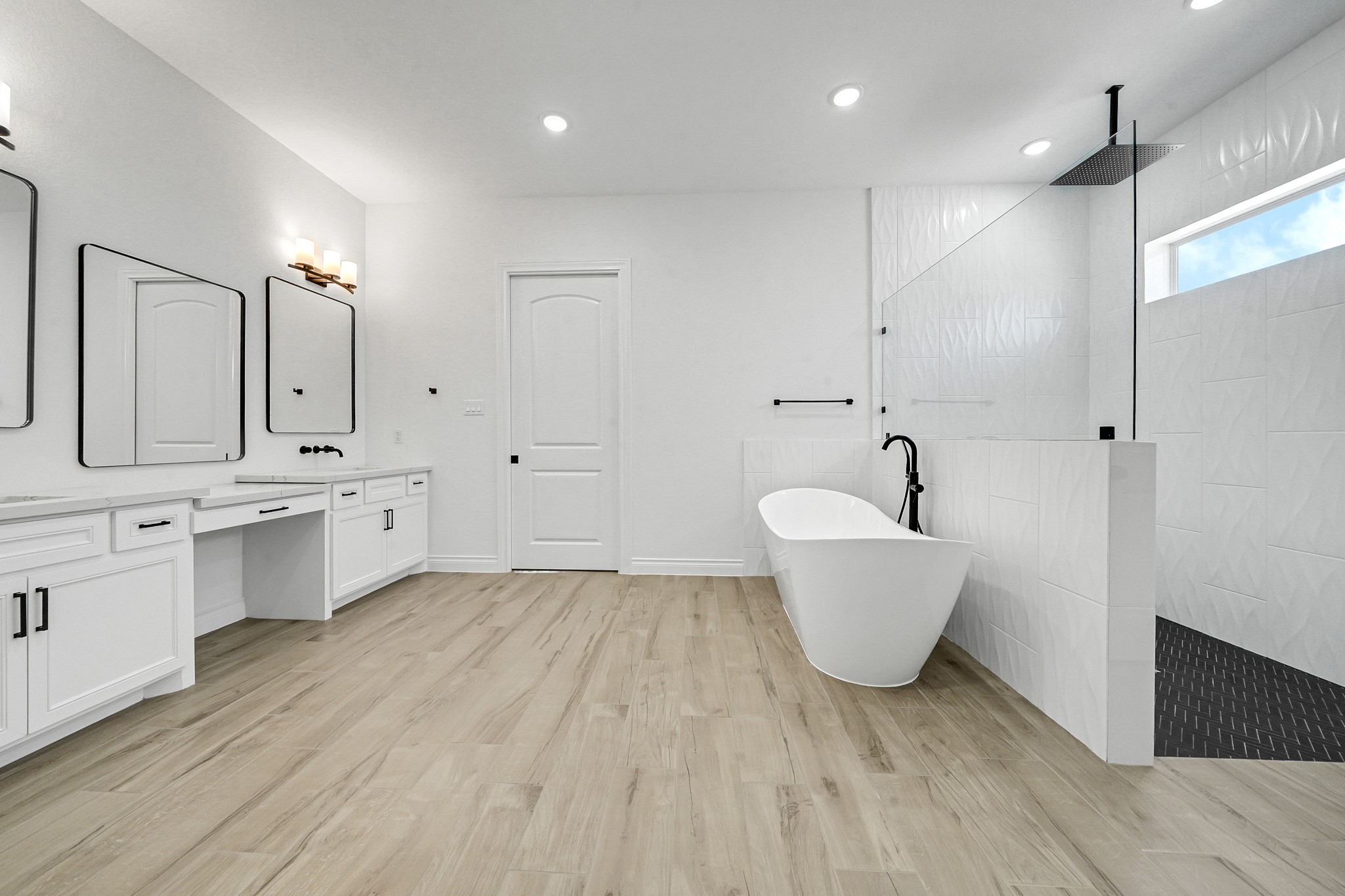 13003 Willow Drive Property Photo 8