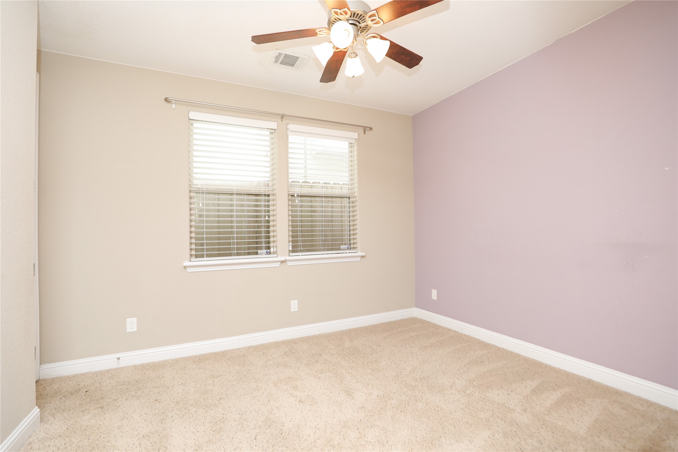 1610 Knox Street B Property Photo 6