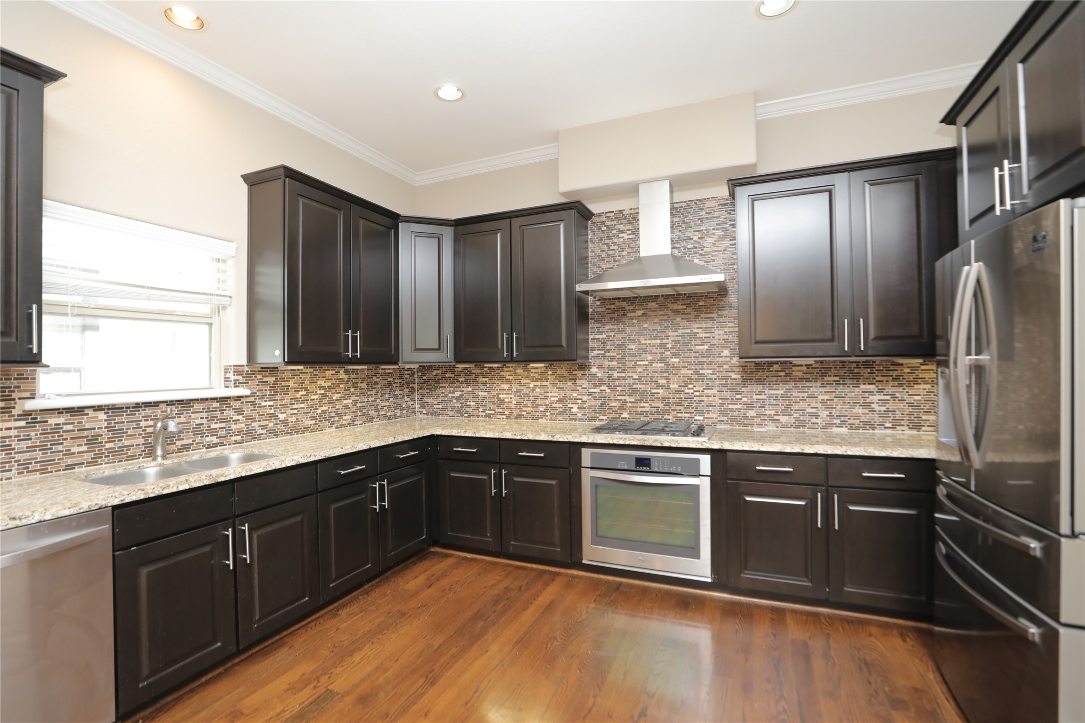 1610 Knox Street B Property Photo 16