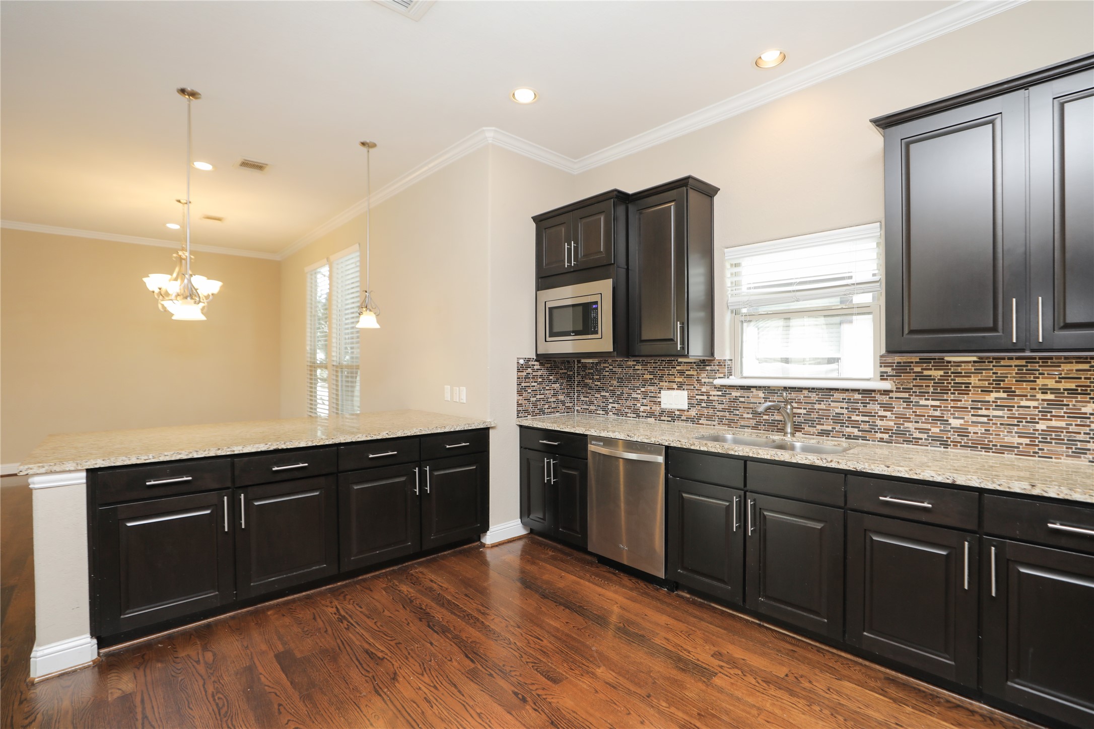 1610 Knox Street B Property Photo 18
