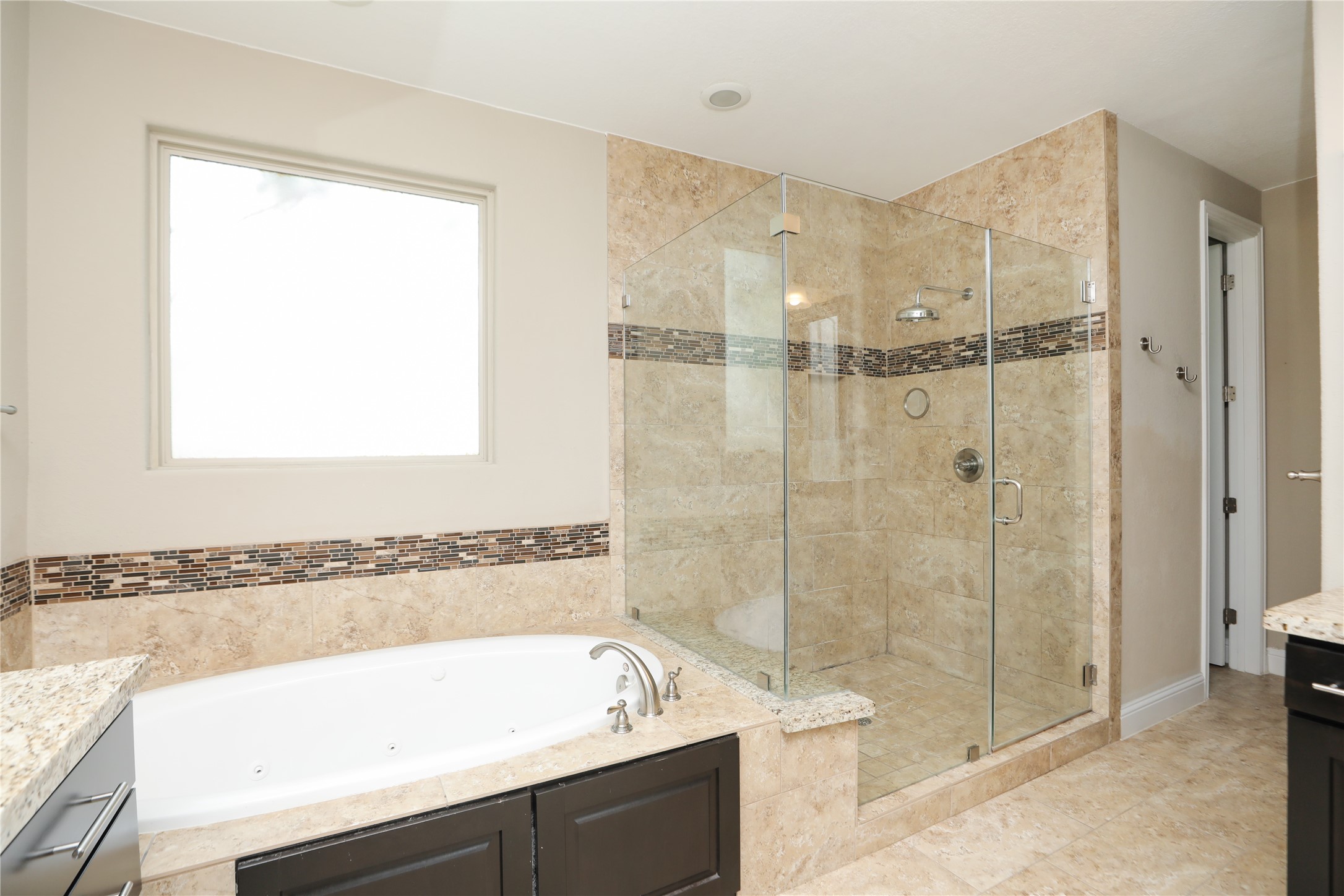 1610 Knox Street B Property Photo 25