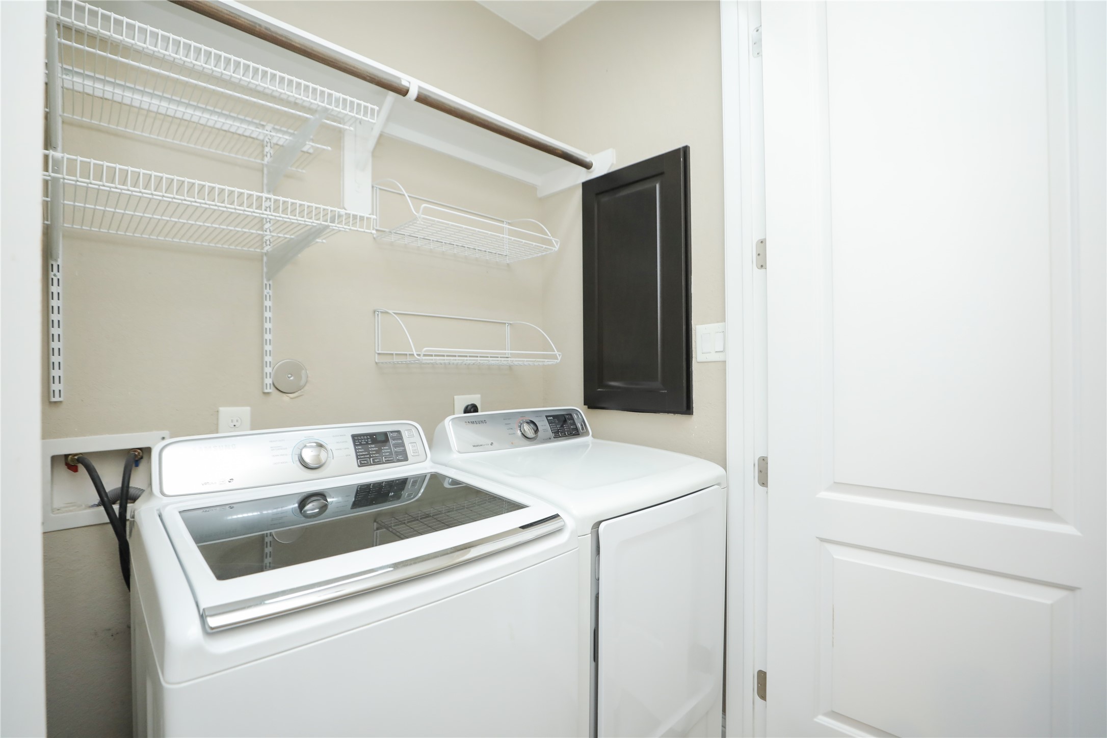 1610 Knox Street B Property Photo 33