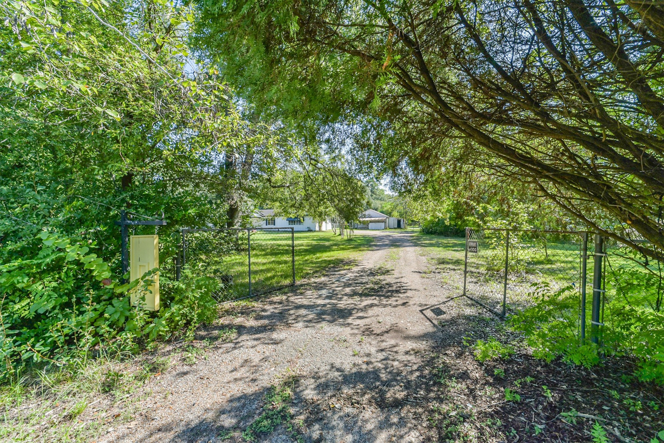 11606 Glenora Drive Property Photo 3