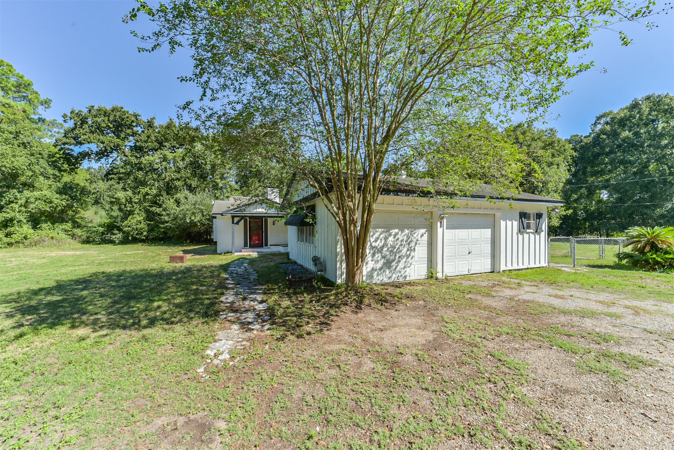 11606 Glenora Drive Property Photo 9