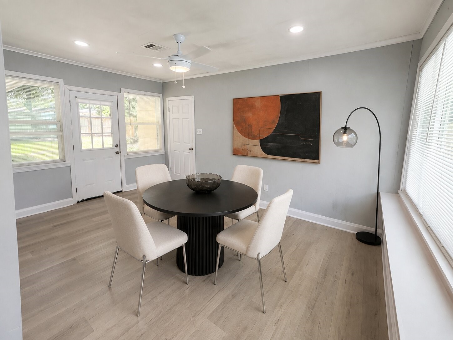 6010 Ridgeway Drive Property Photo 3