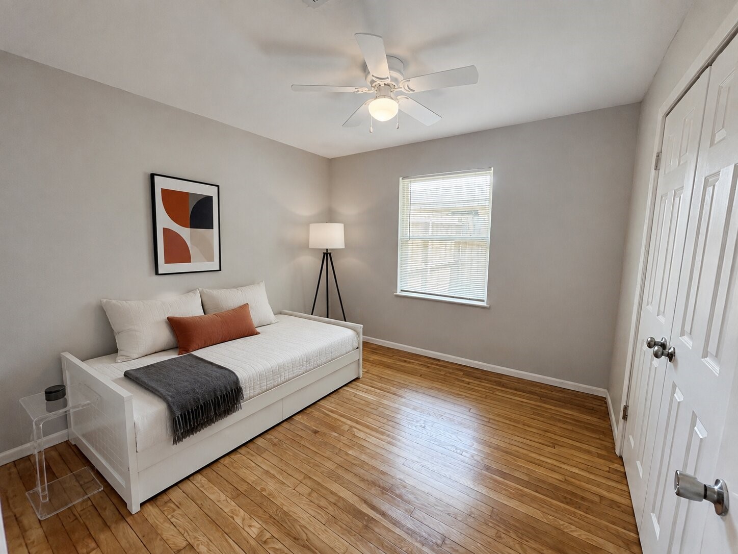 6010 Ridgeway Drive Property Photo 8