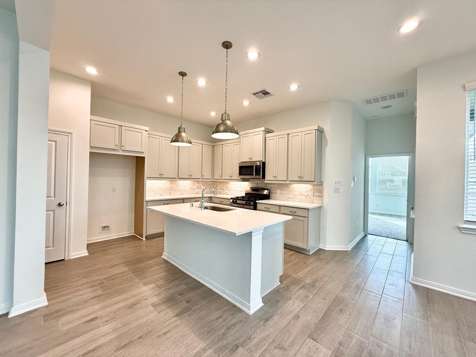 620 Silver Pear Court Property Photo 4