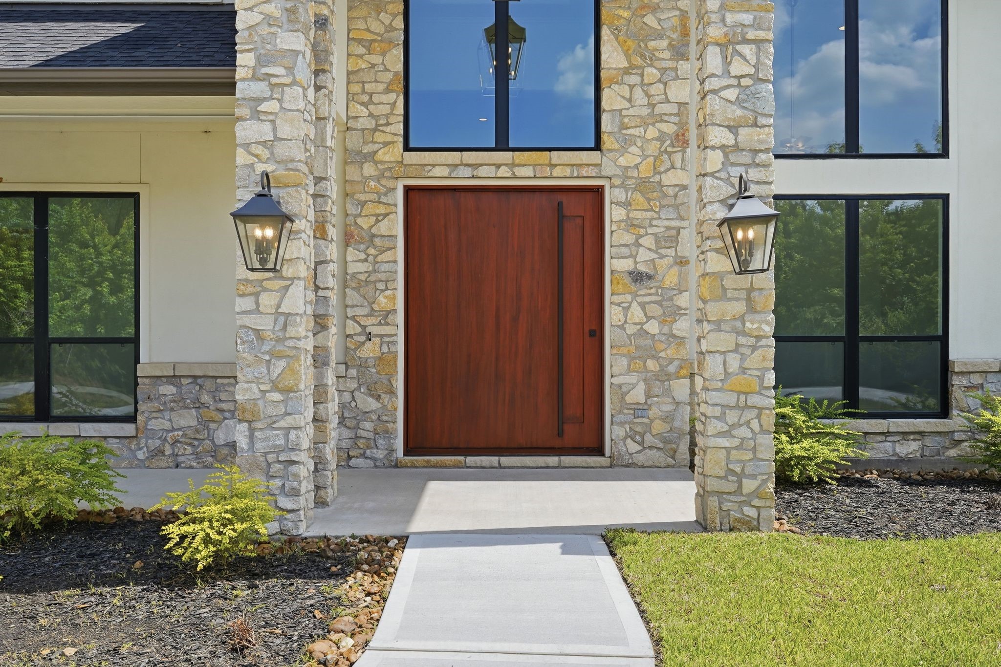 16081 Forest Mill Road Property Photo 3