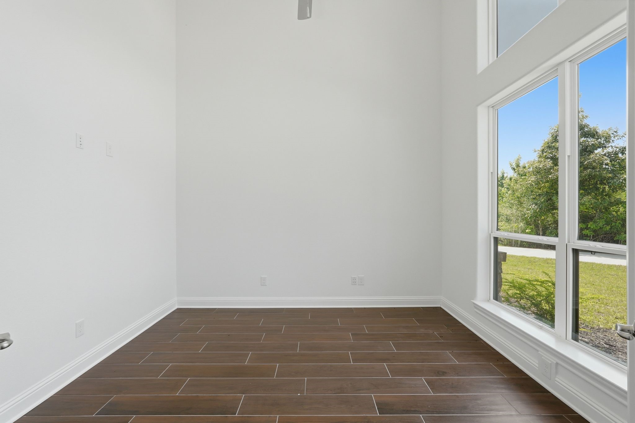 16081 Forest Mill Road Property Photo 5