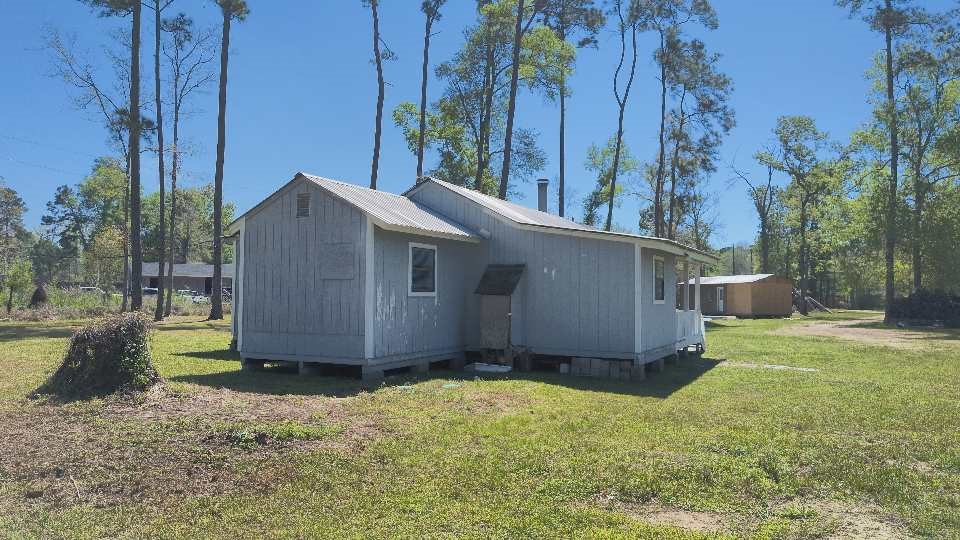 18397 Deer Glen West Drive Property Photo 2