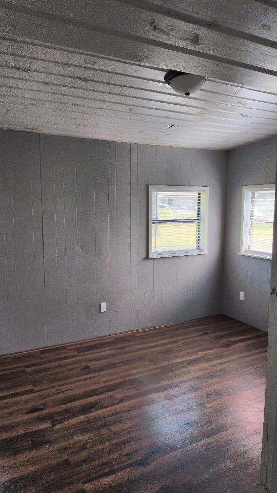 18397 Deer Glen West Drive Property Photo 5