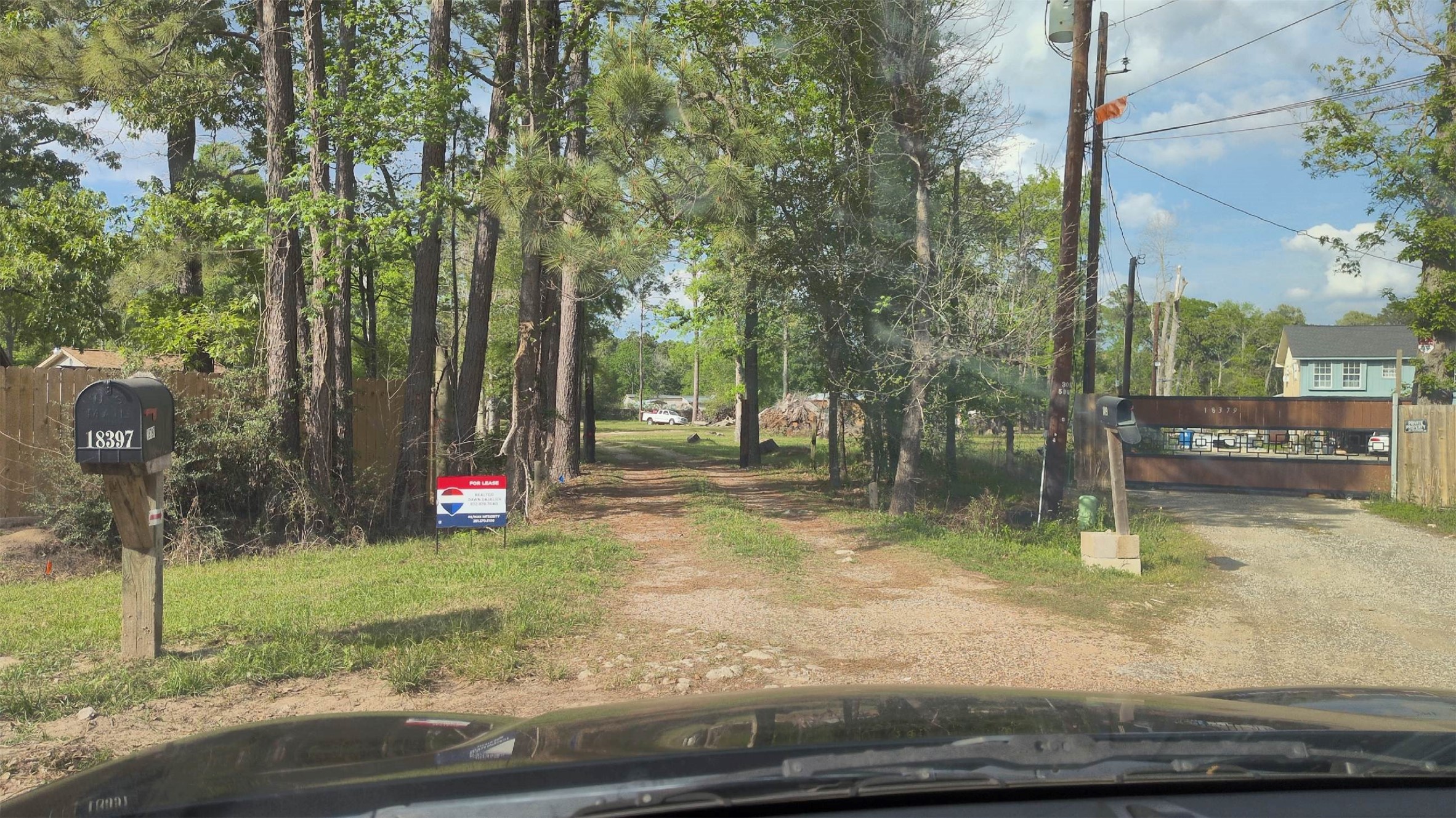 18397 Deer Glen West Drive Property Photo 6