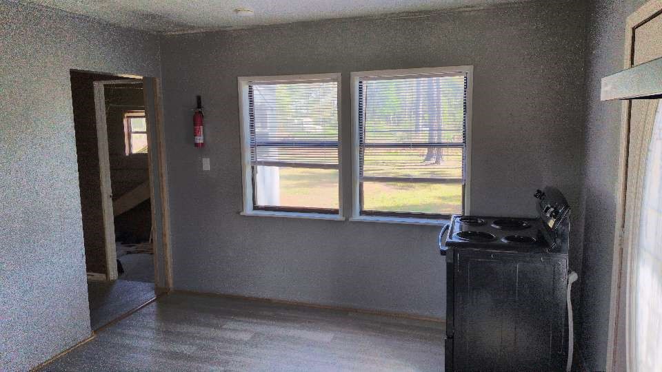 18397 Deer Glen West Drive Property Photo 12