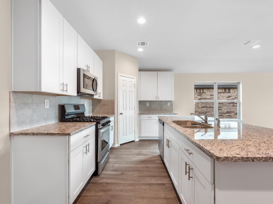17318 Adina Creek Court Property Photo 4