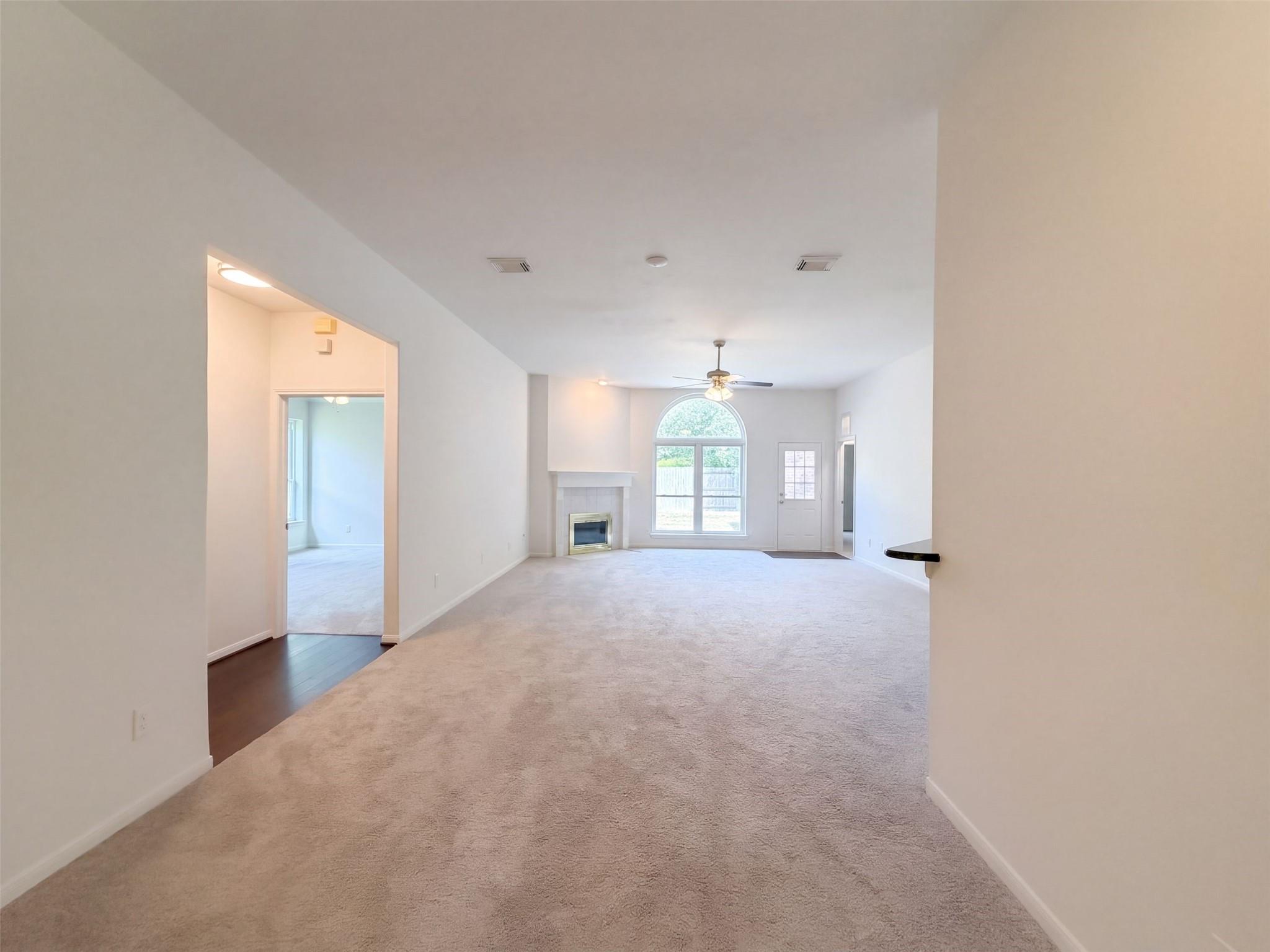 20402 Willow Trace Drive Property Photo 3