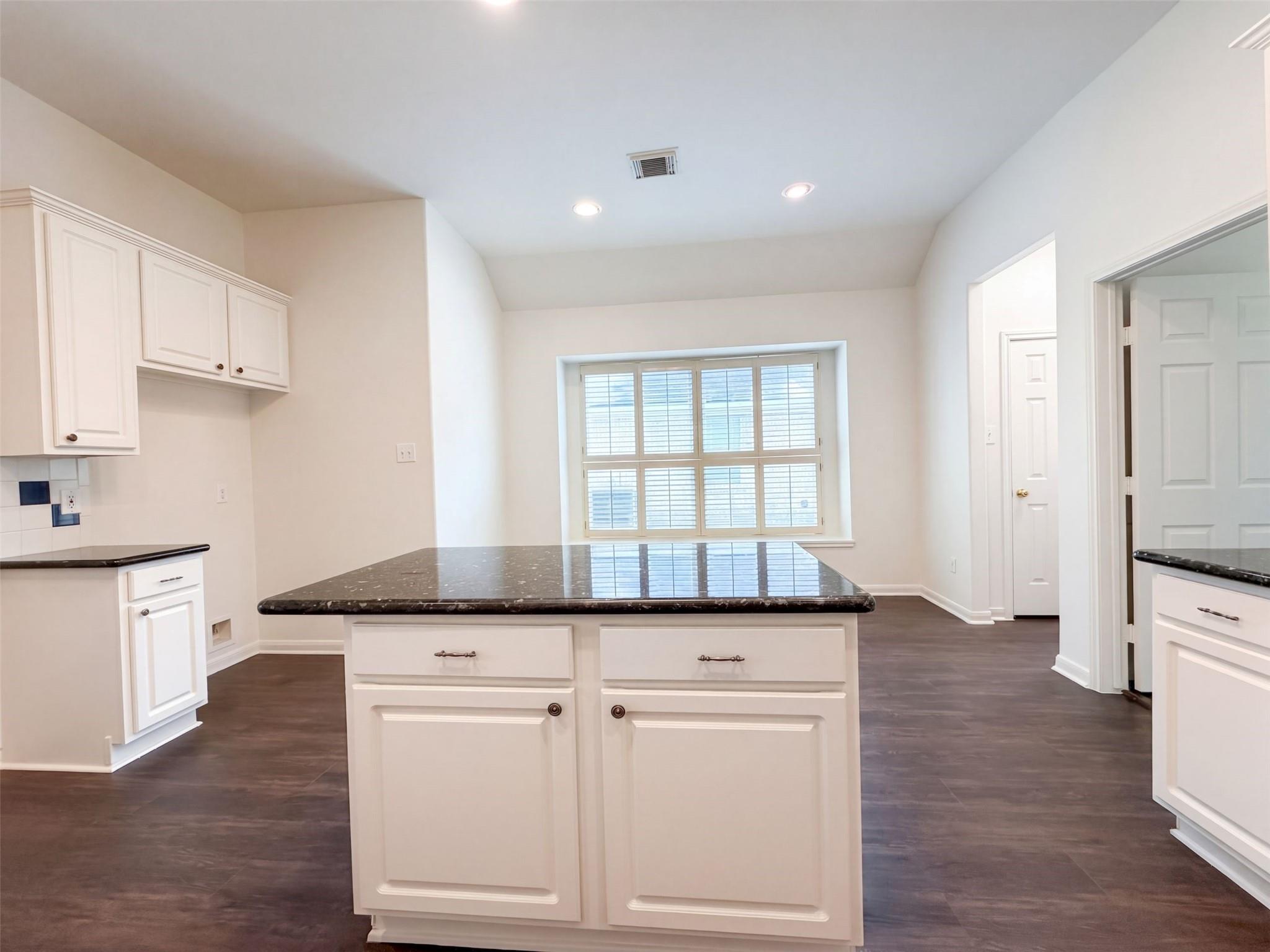 20402 Willow Trace Drive Property Photo 7