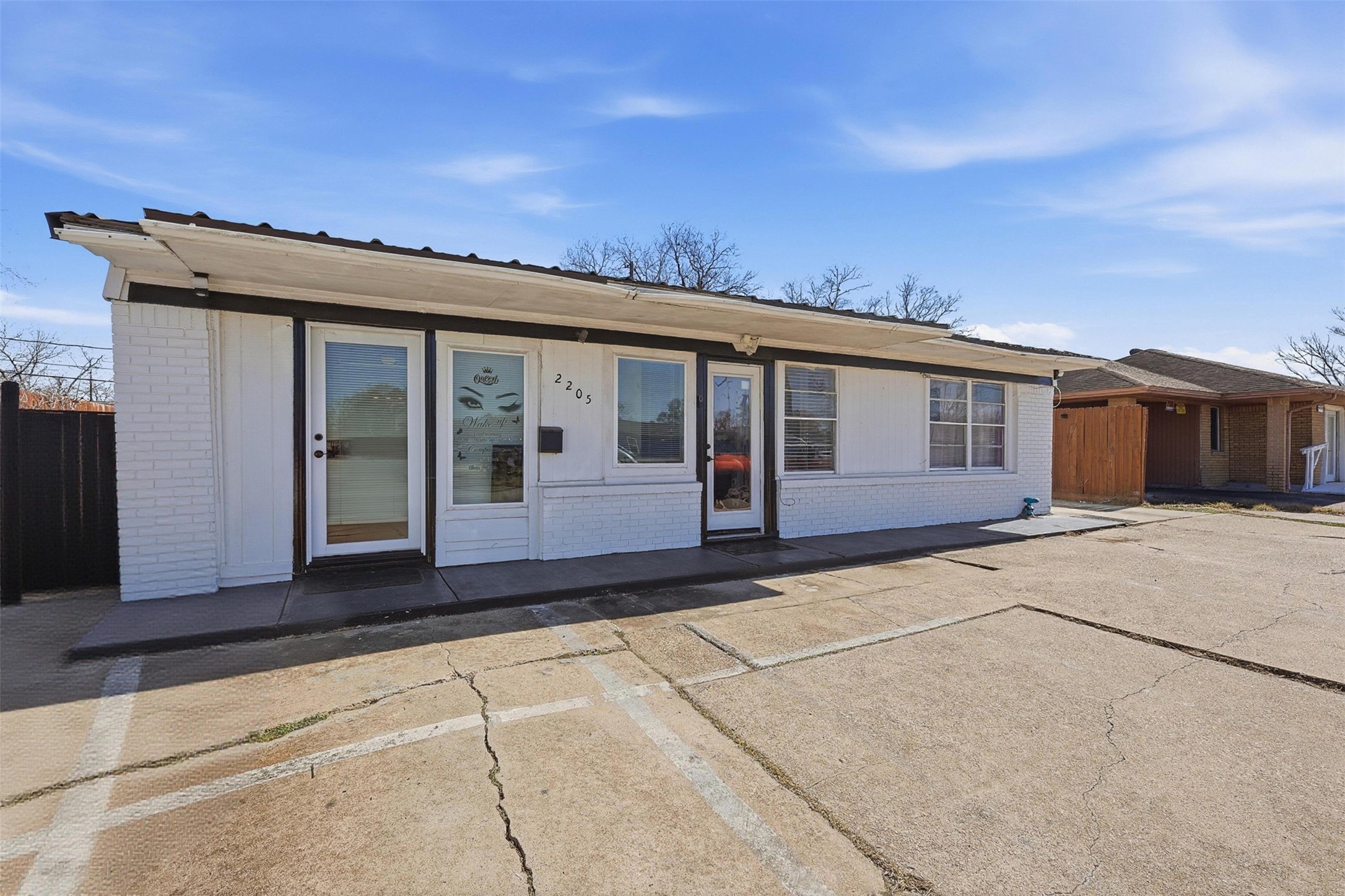 2205 Strawberry Road Property Photo 1