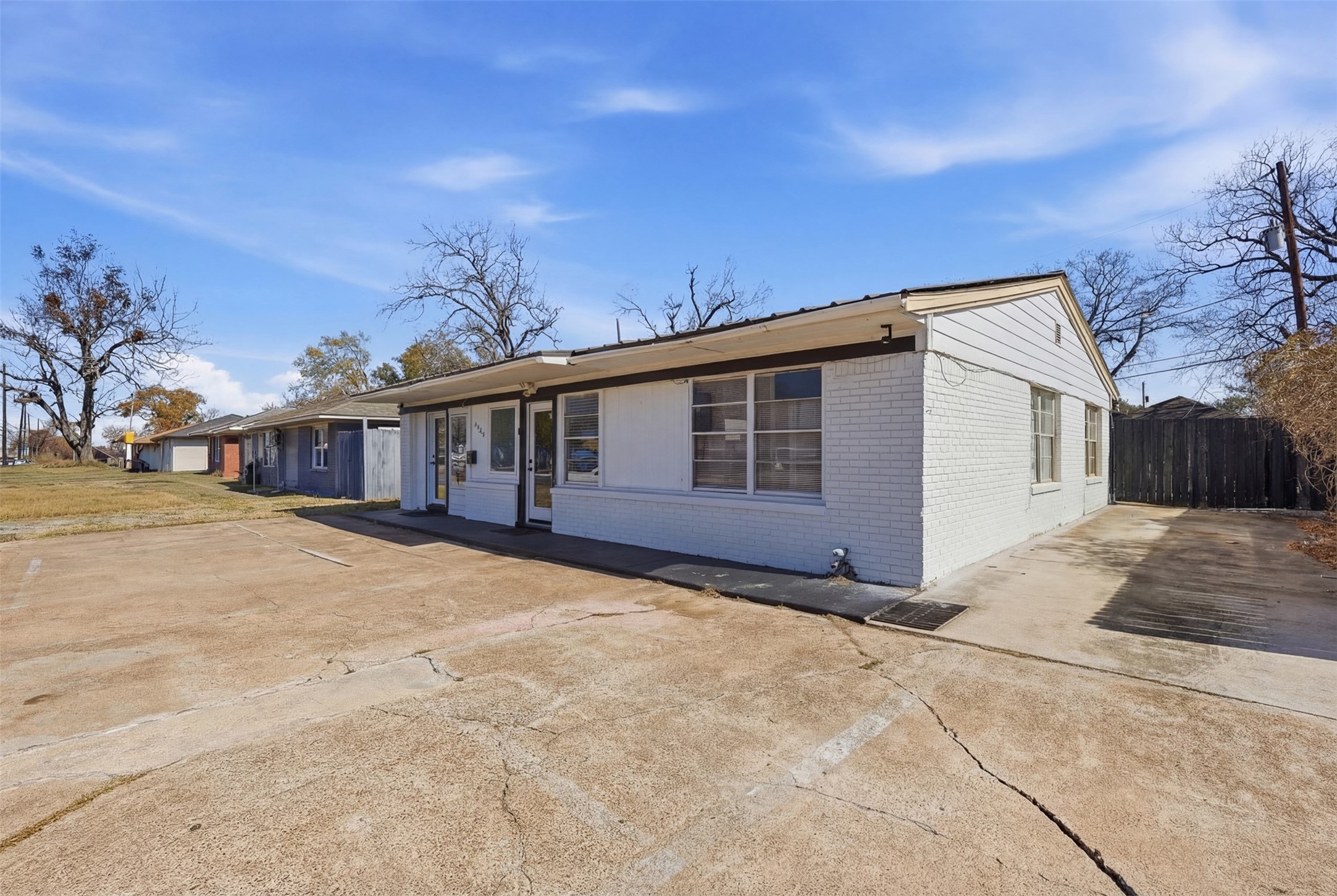 2205 Strawberry Road Property Photo 3