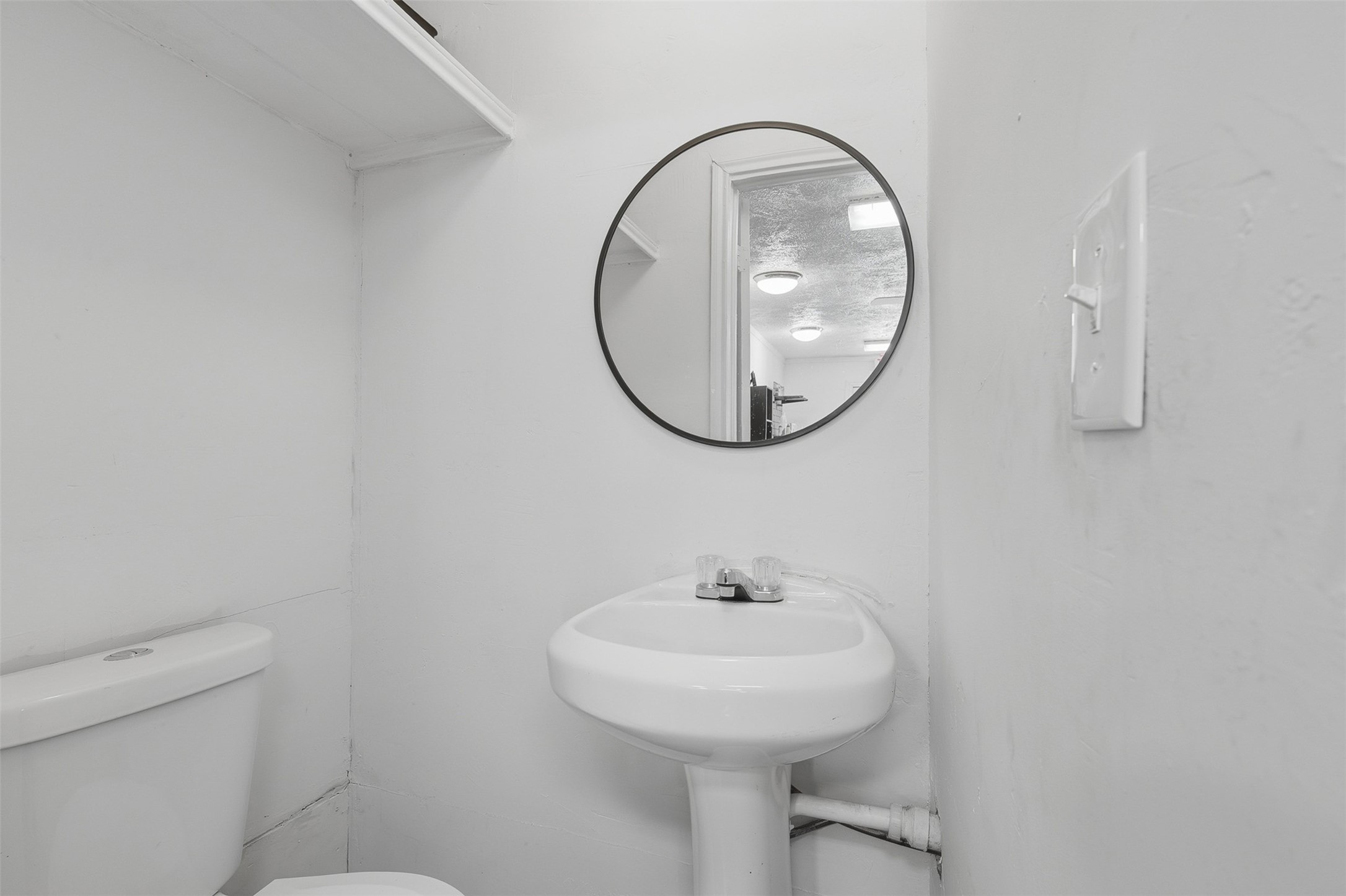 2205 Strawberry Road Property Photo 7
