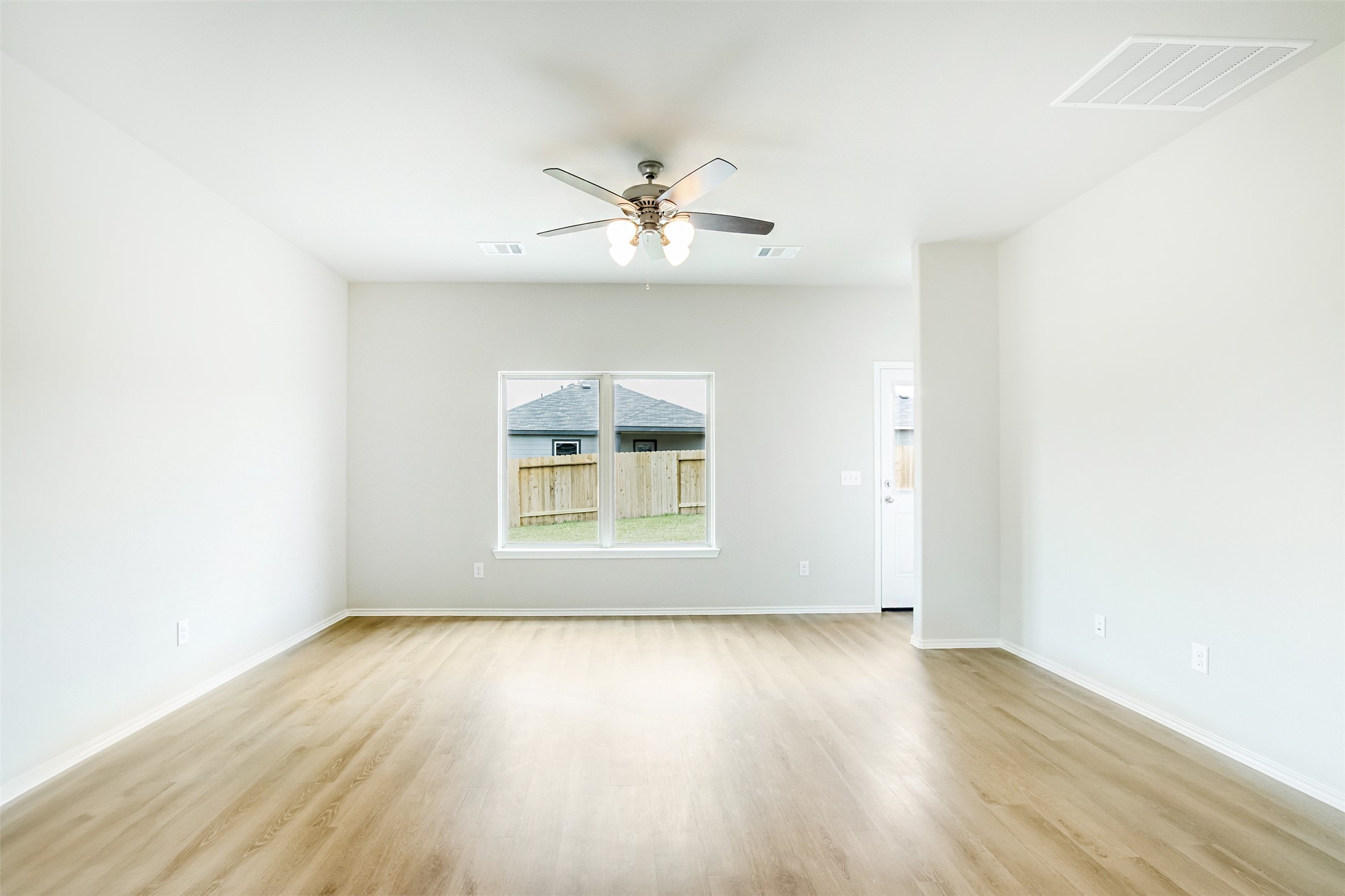 8205 Red Spruce St Property Photo 11