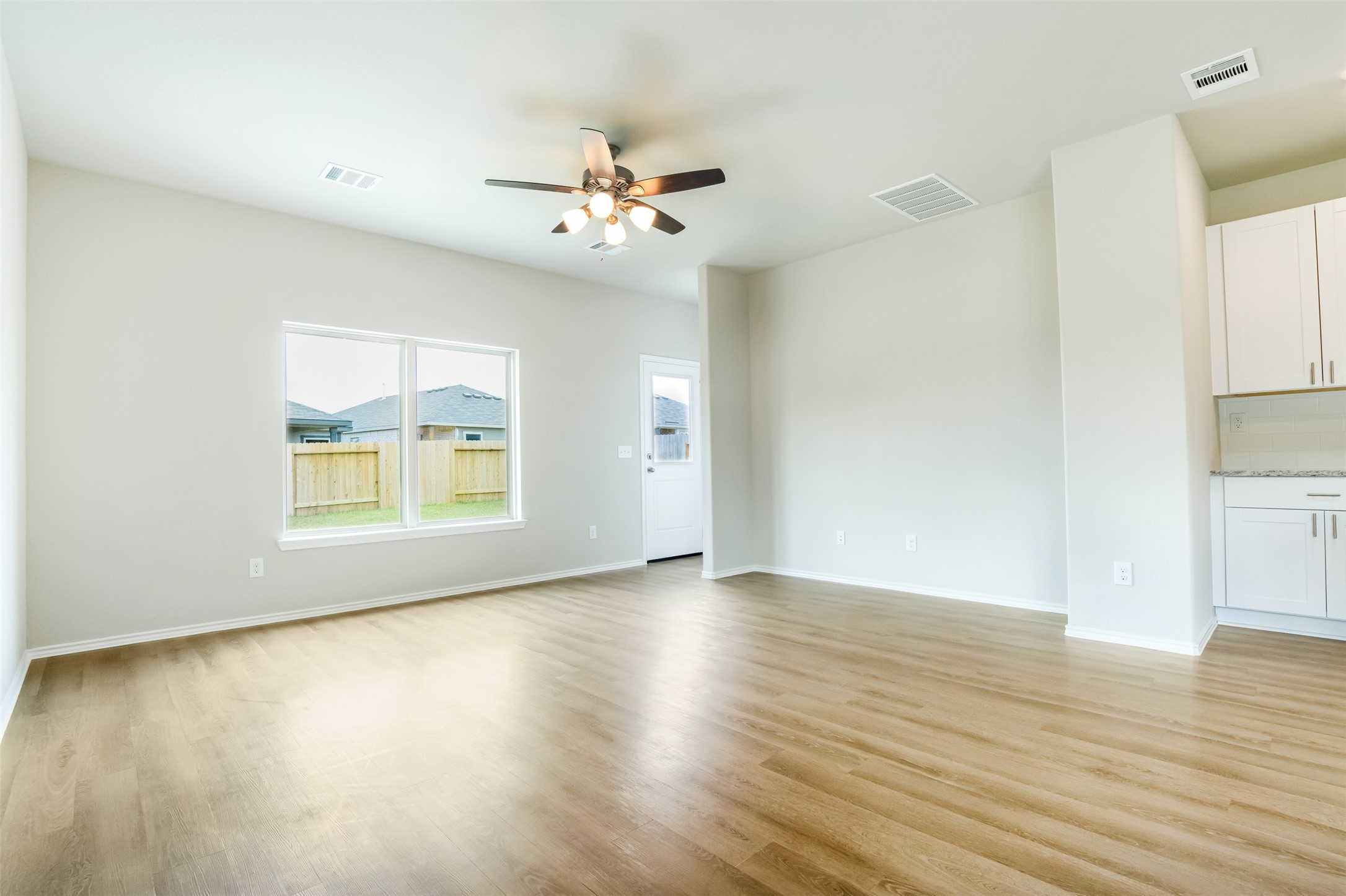 8205 Red Spruce St Property Photo 12