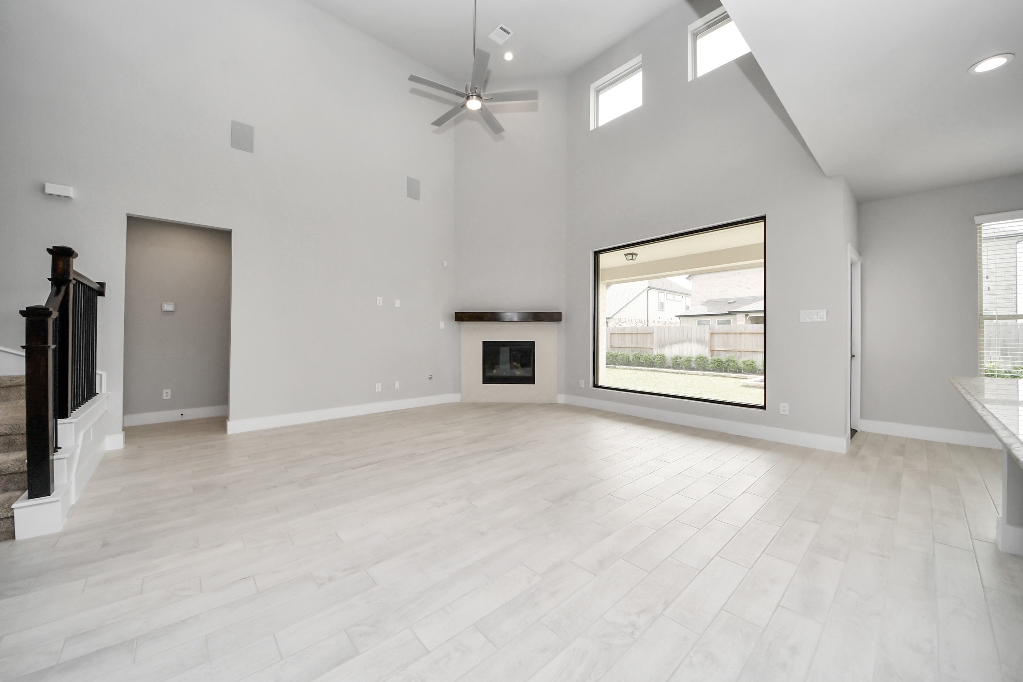 1500 Sunrise Gables Drive Property Photo 6
