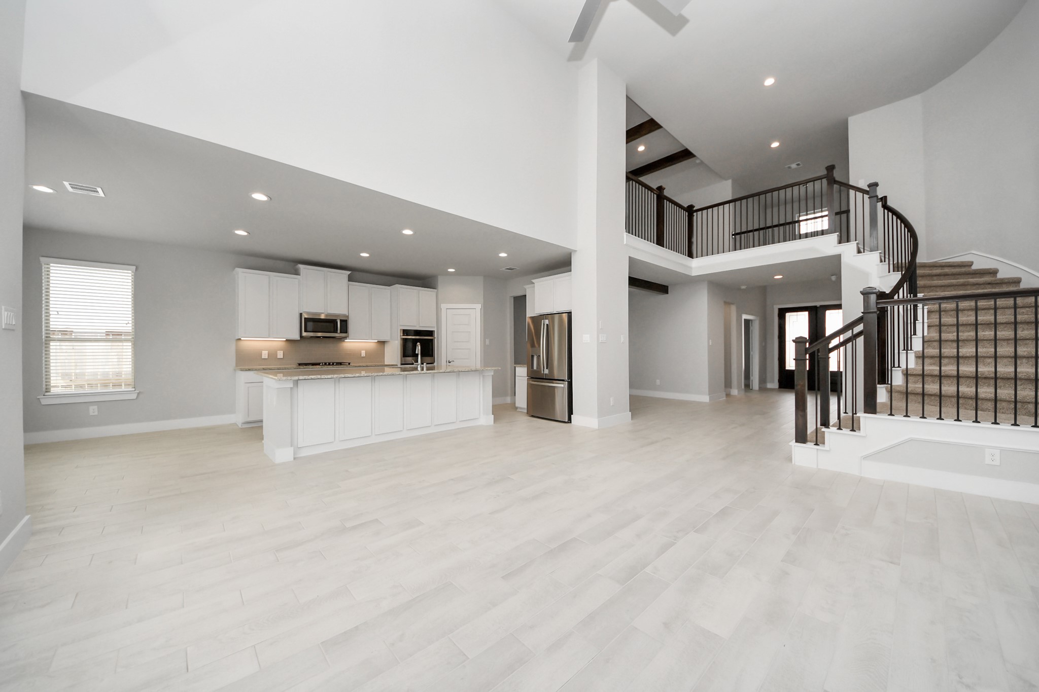 1500 Sunrise Gables Drive Property Photo 8