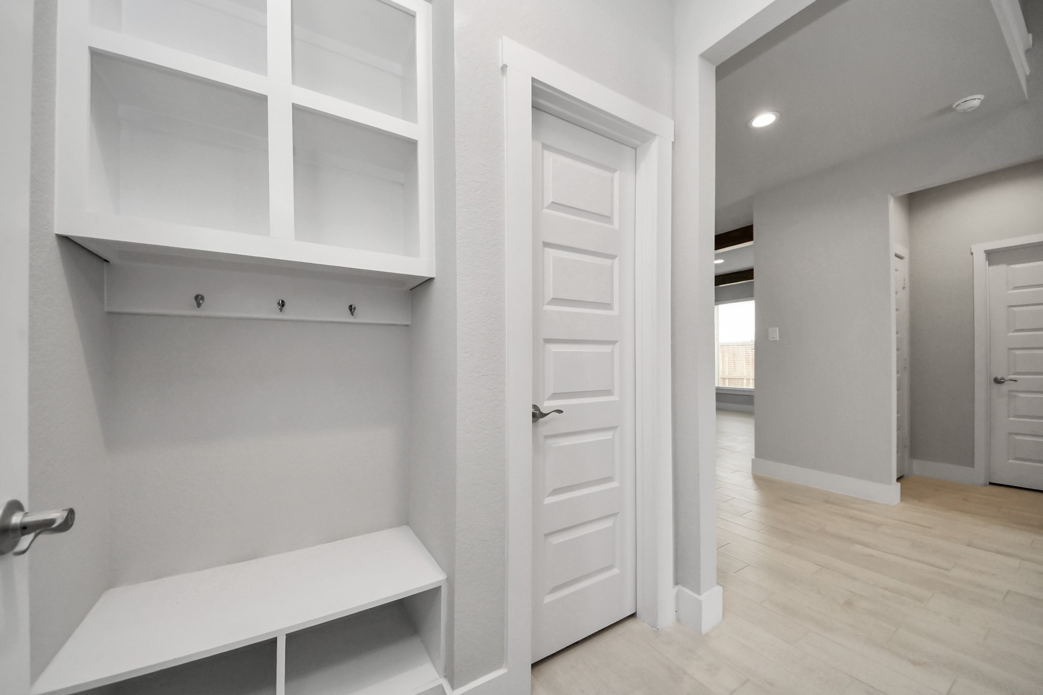 1500 Sunrise Gables Drive Property Photo 12
