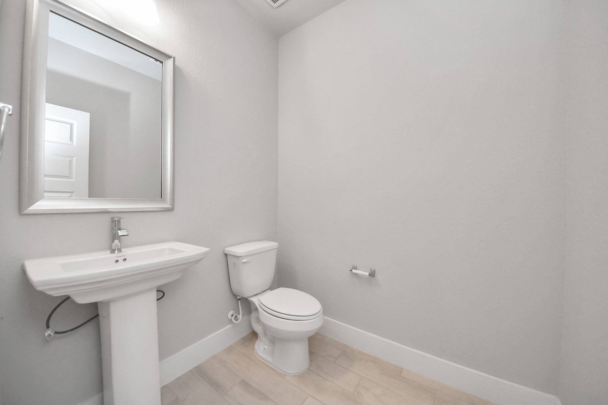 1500 Sunrise Gables Drive Property Photo 14
