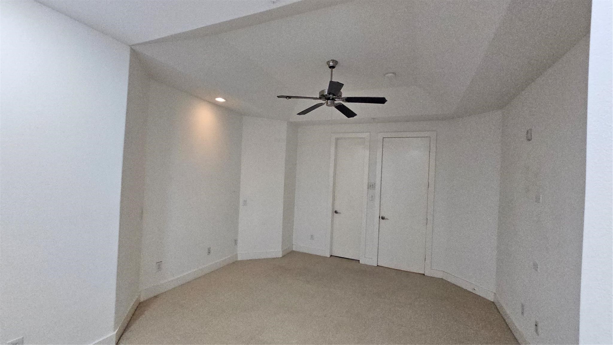2301 Camden Drive B Property Photo 32
