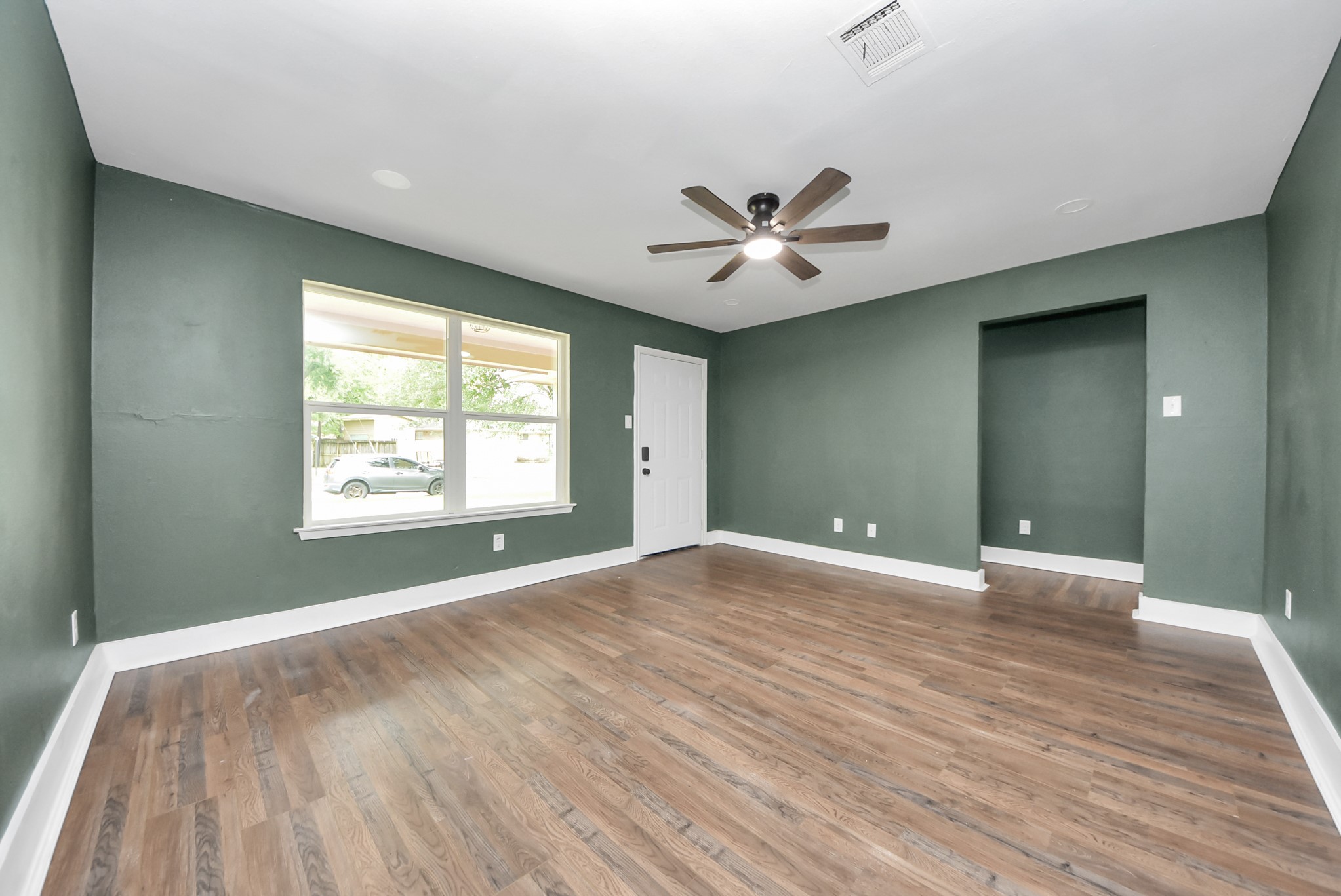608 Trinity Lane Property Photo 3