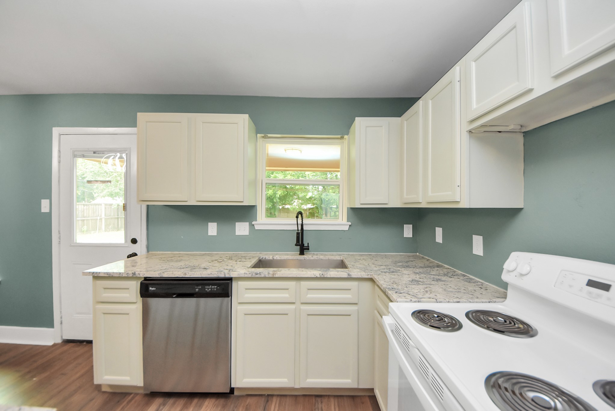 608 Trinity Lane Property Photo 11