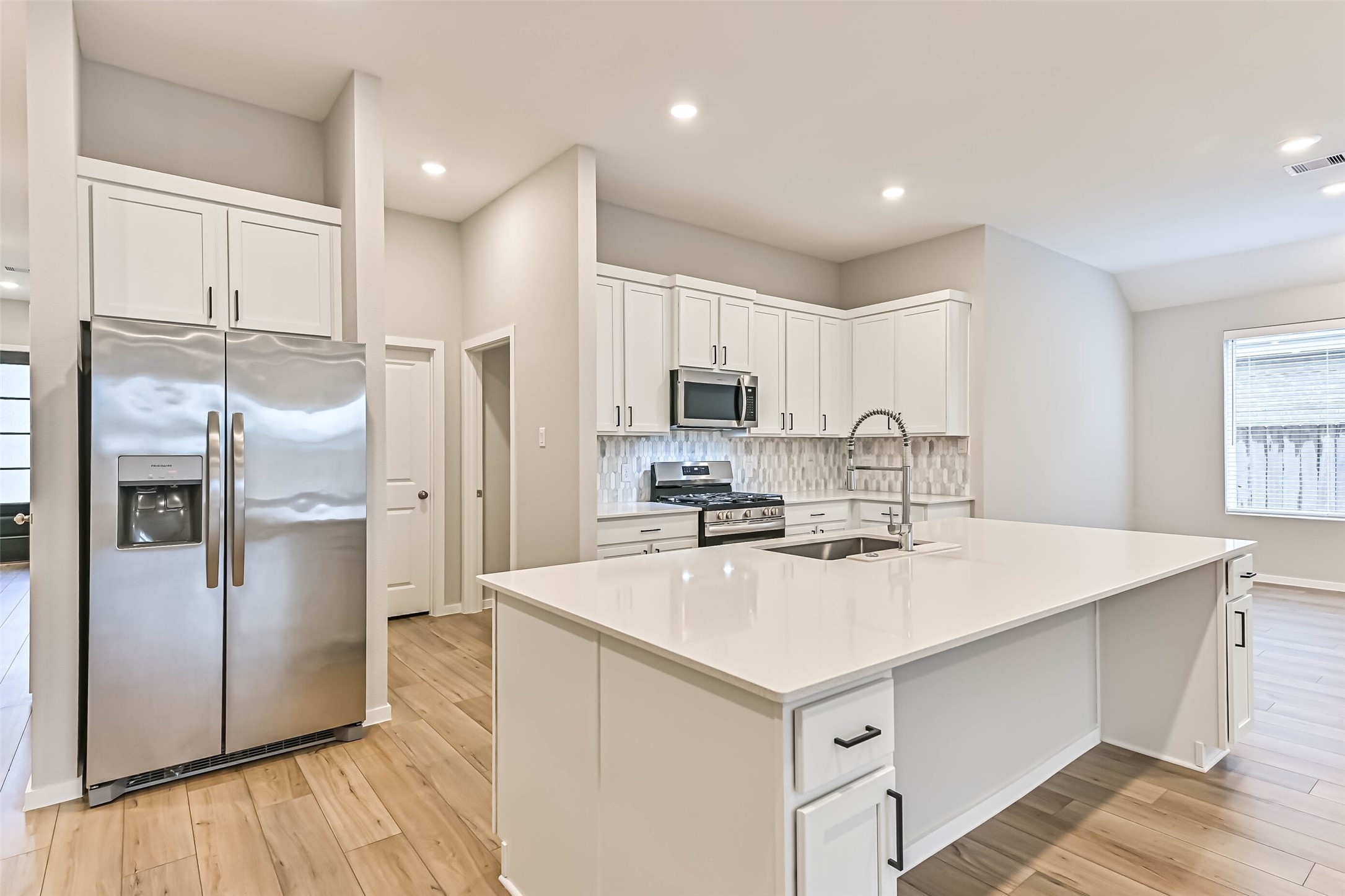 3106 Mariner Island Drive Property Photo 13