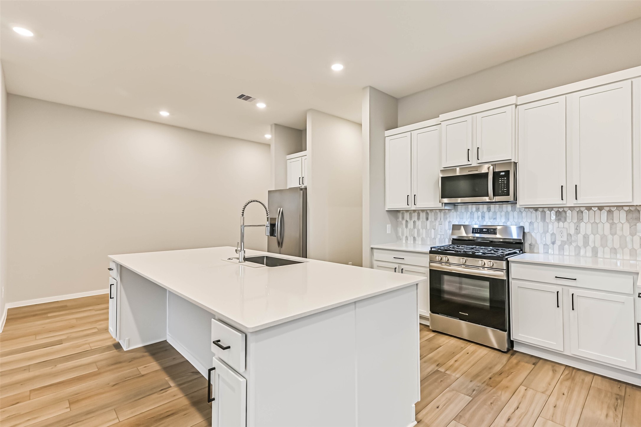 3106 Mariner Island Drive Property Photo 15
