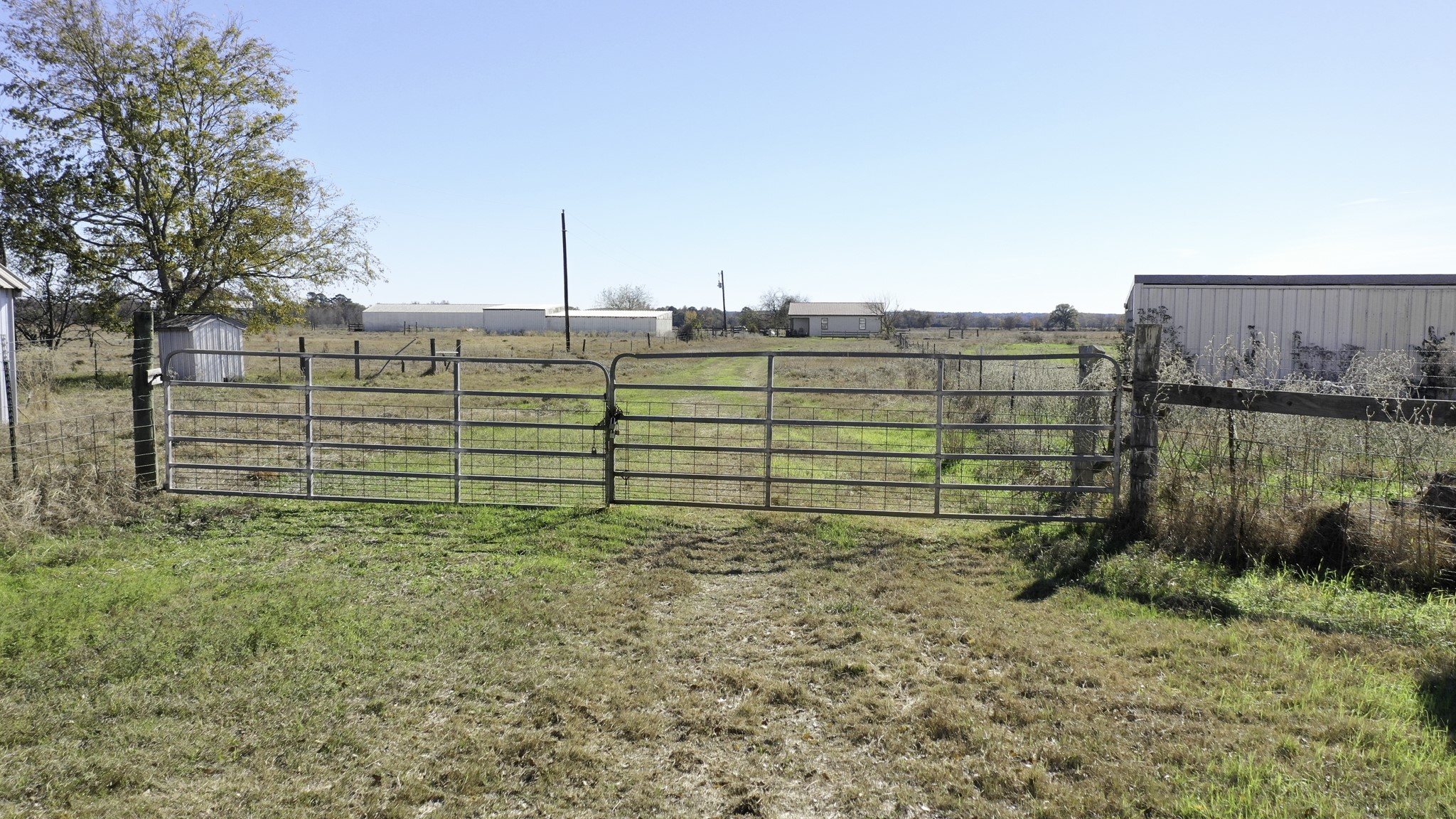 596 & 634 County Road 3057 Property Photo 4